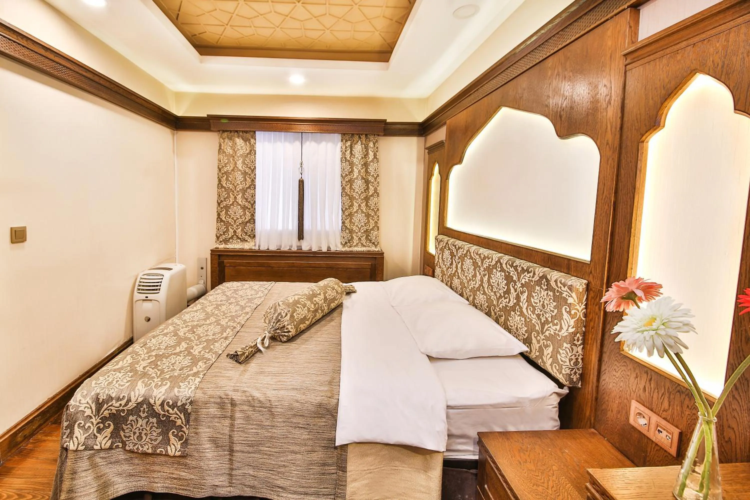 Bedroom, Bed in Kumluk Konak Hotel