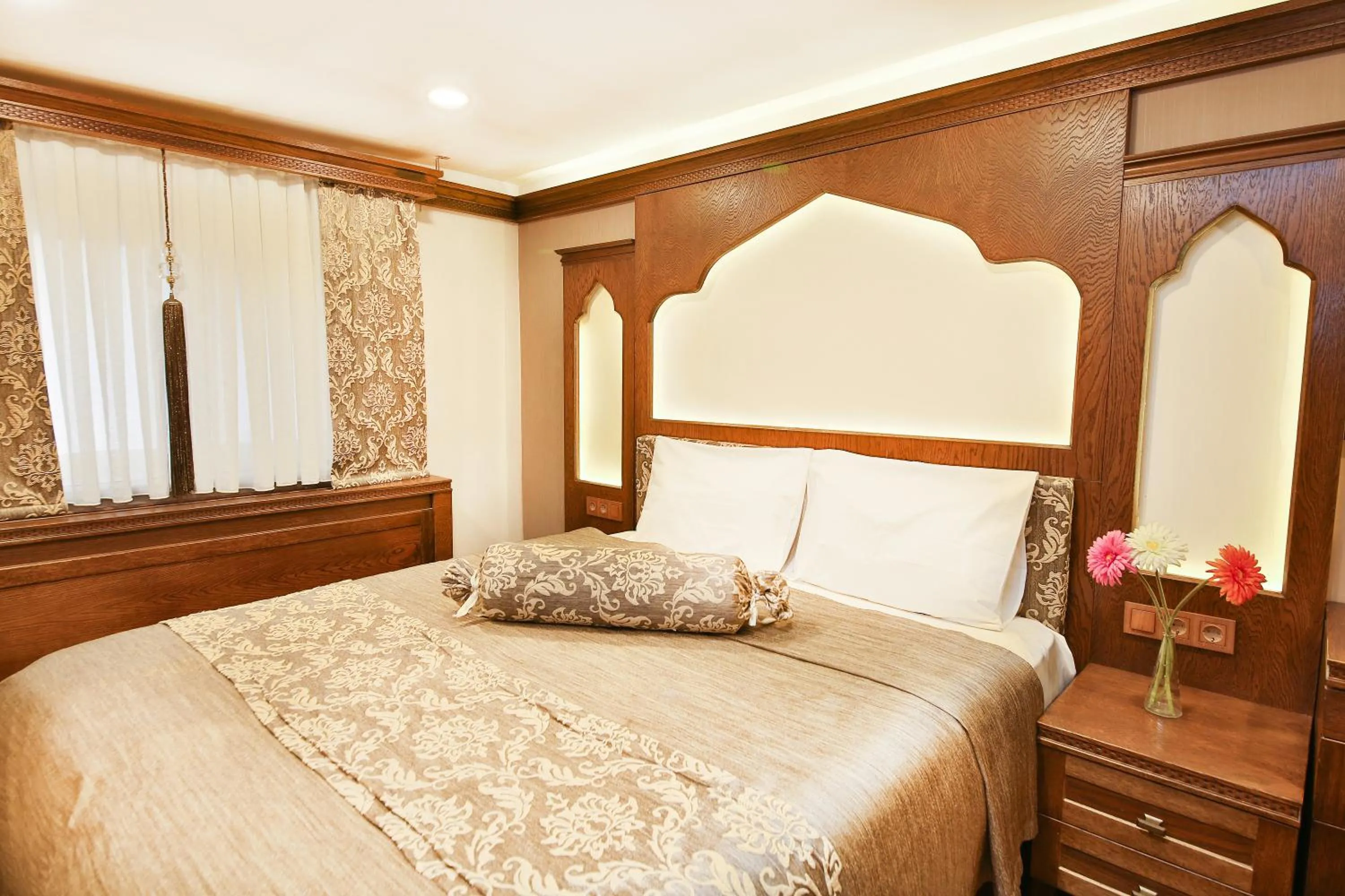 Bed in Kumluk Konak Hotel