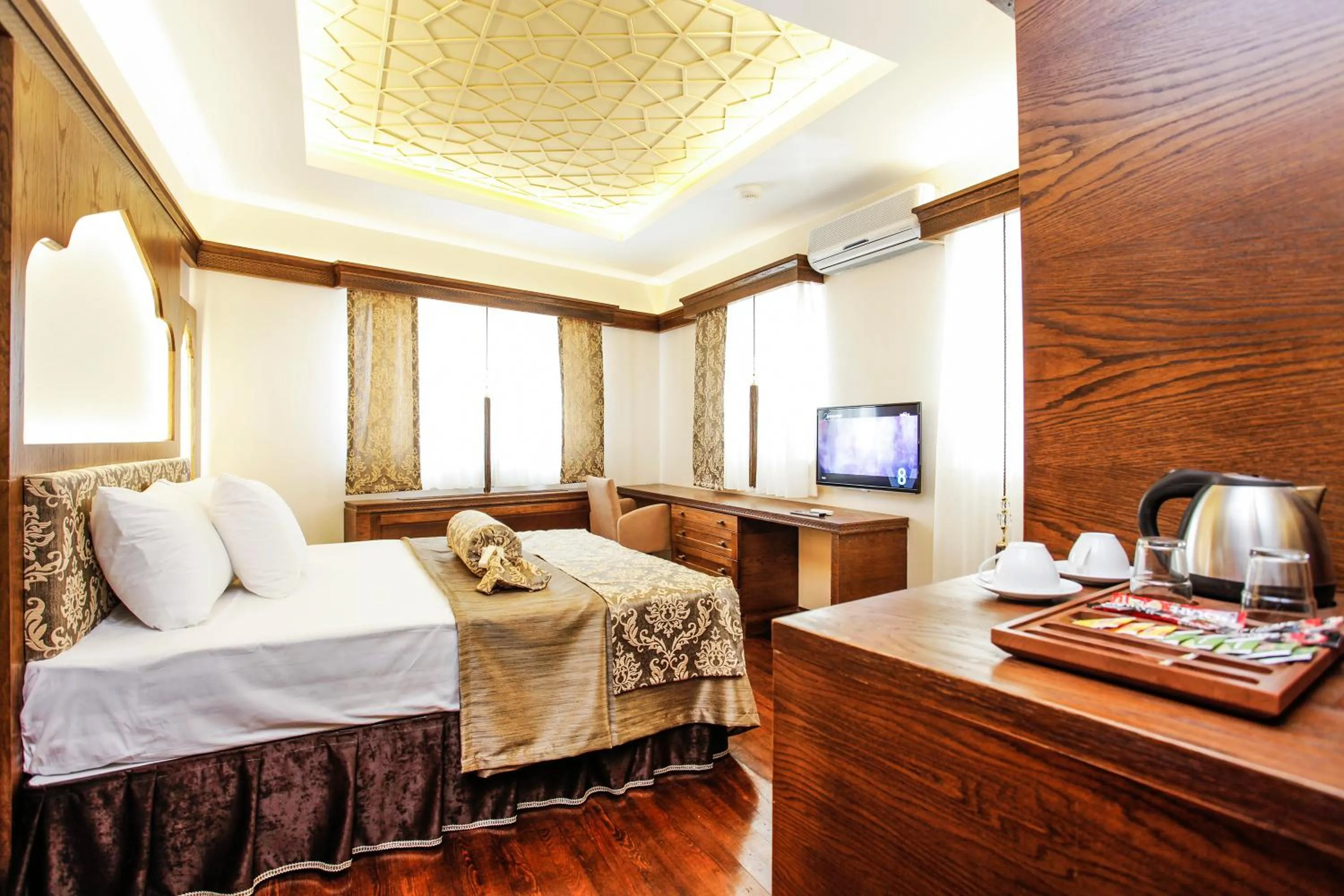 Coffee/tea facilities, Bed in Kumluk Konak Hotel