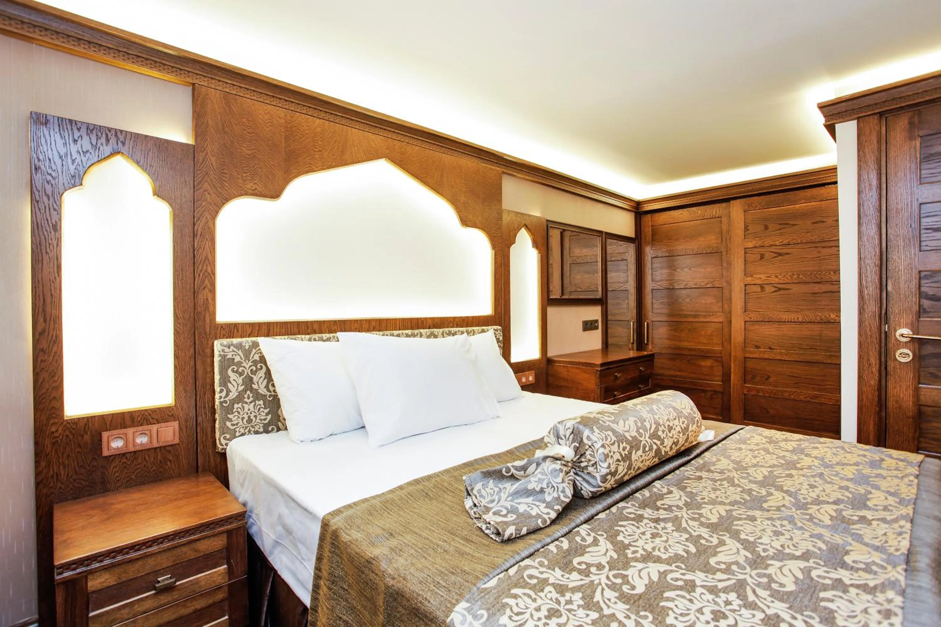 Bedroom, Bed in Kumluk Konak Hotel