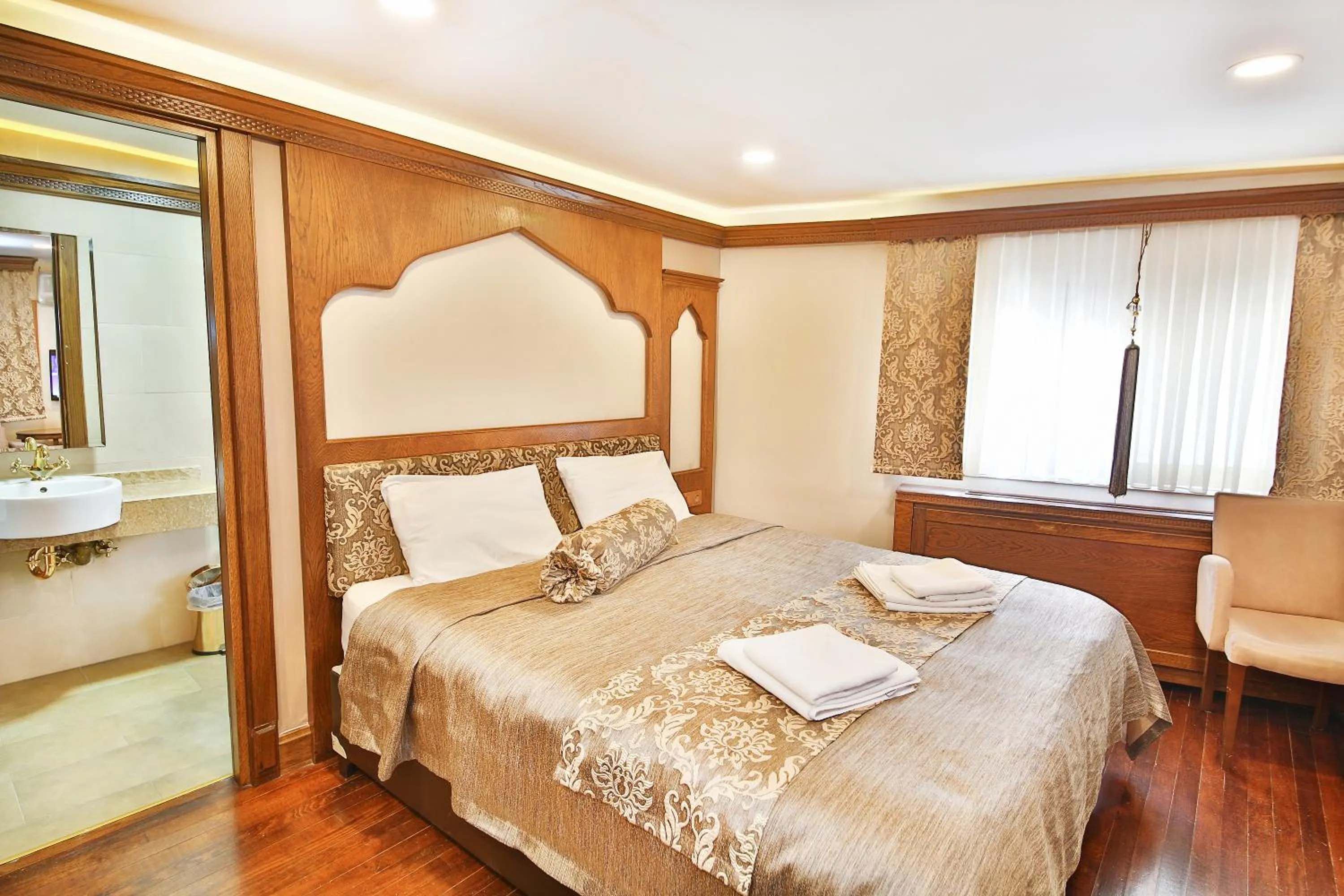 Bed in Kumluk Konak Hotel