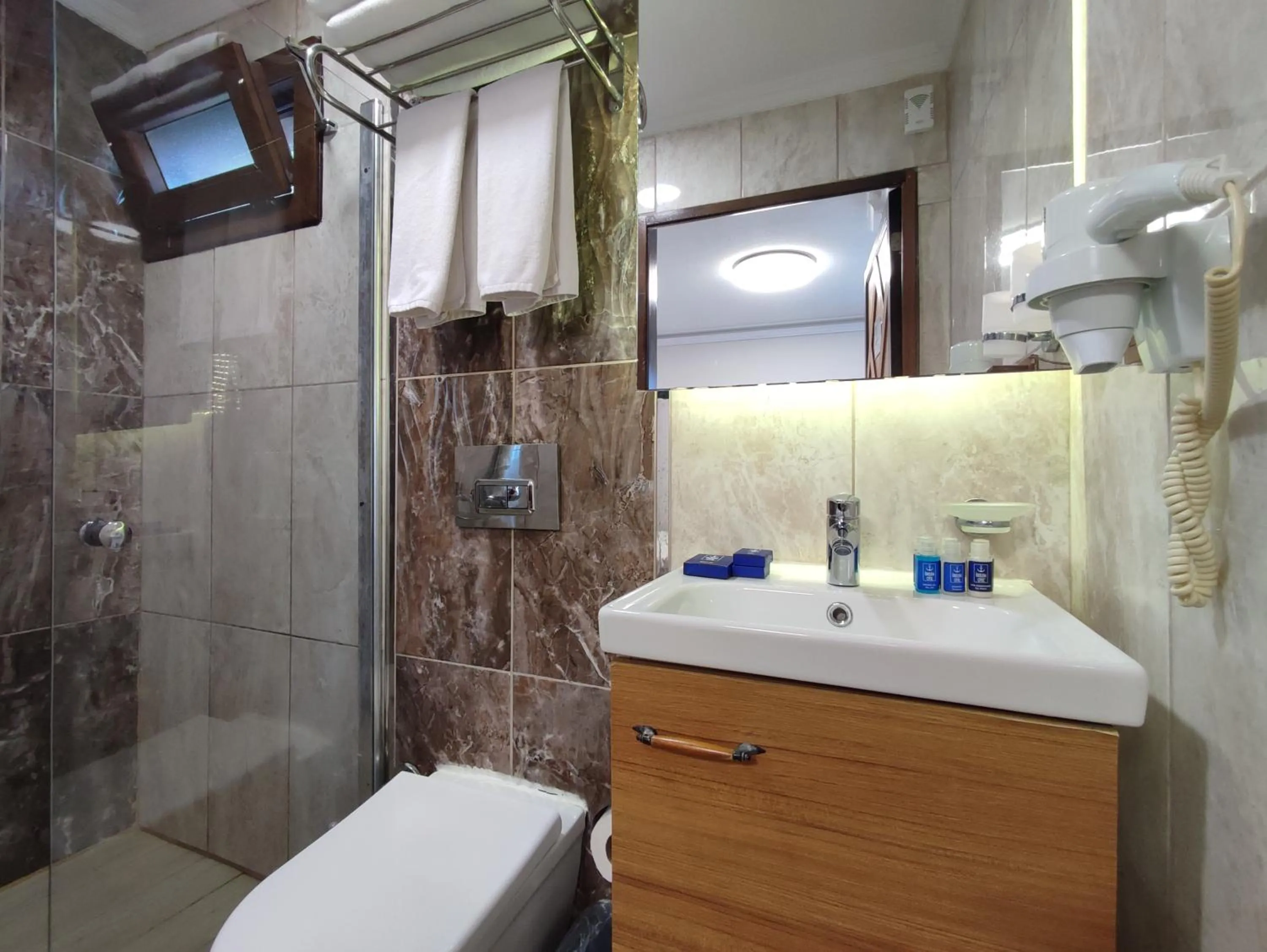 Bathroom in İskelem Otel