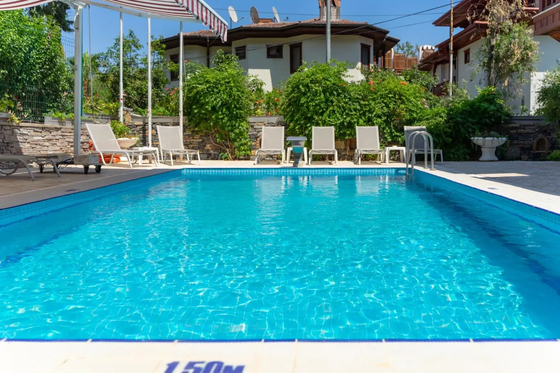 Swimming pool in İskelem Otel Swimming pool in İskelem Otel