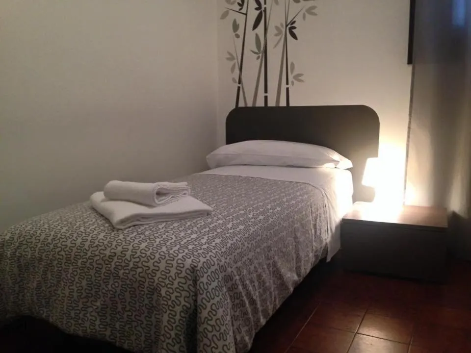 Photo of the whole room, Bed in Low Cost Ferrara
