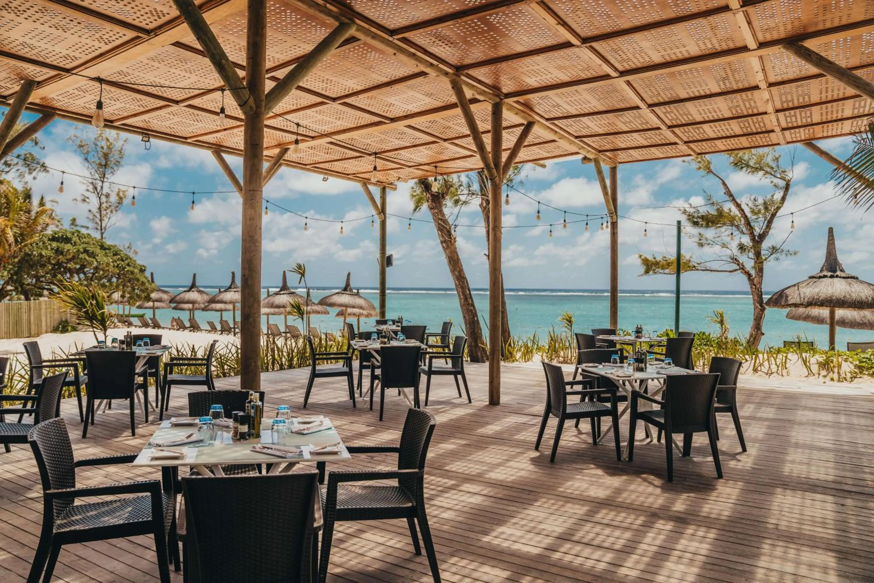 Restaurant/places to eat in Crystals Beach Resort Belle Mare, a member of Radisson Individuals