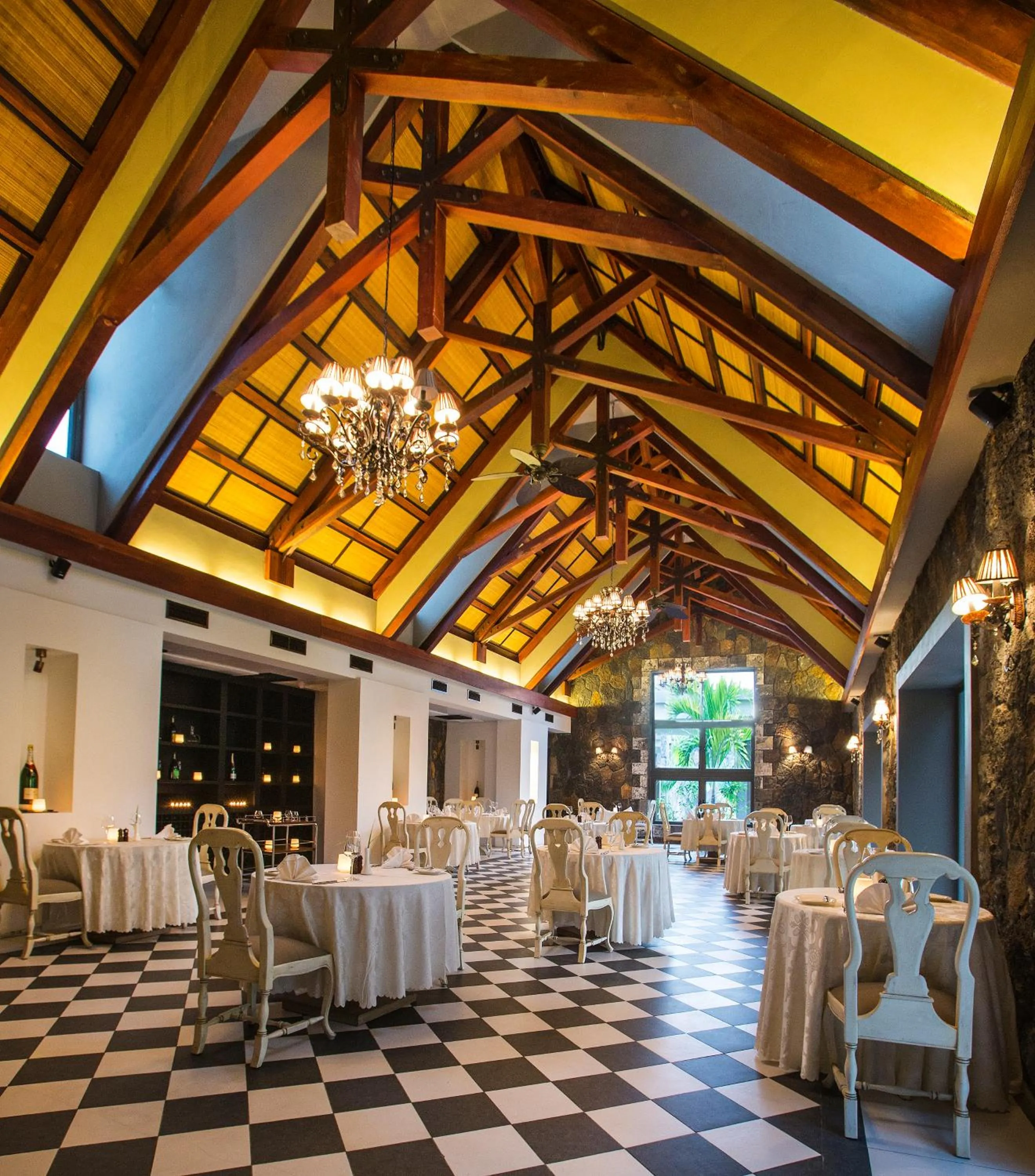 Restaurant/places to eat in Crystals Beach Resort Belle Mare, a member of Radisson Individuals