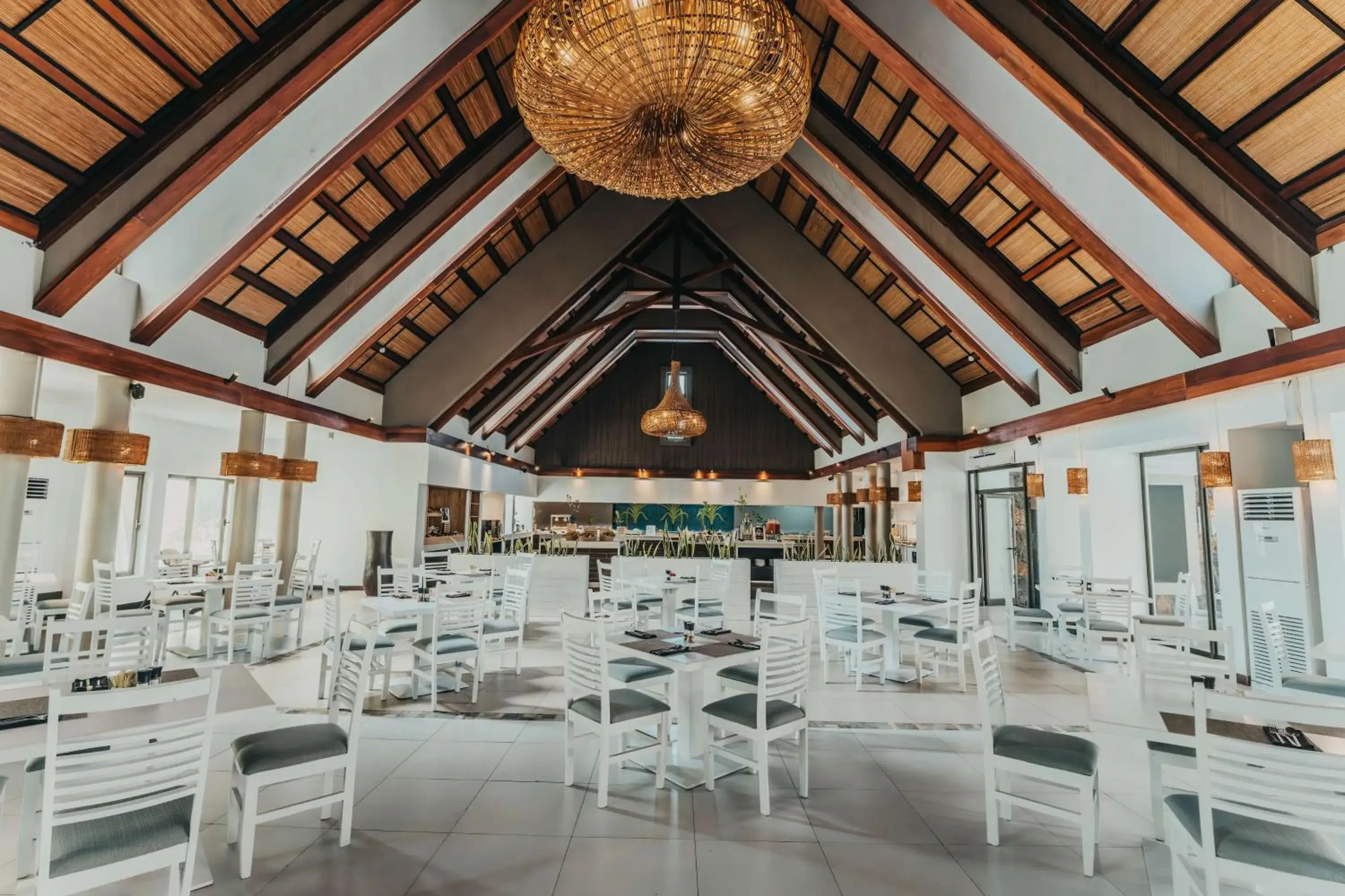 Restaurant/places to eat in Crystals Beach Resort Belle Mare, a member of Radisson Individuals Restaurant/places to eat in Crystals Beach Resort Belle Mare, a member of Radisson Individuals