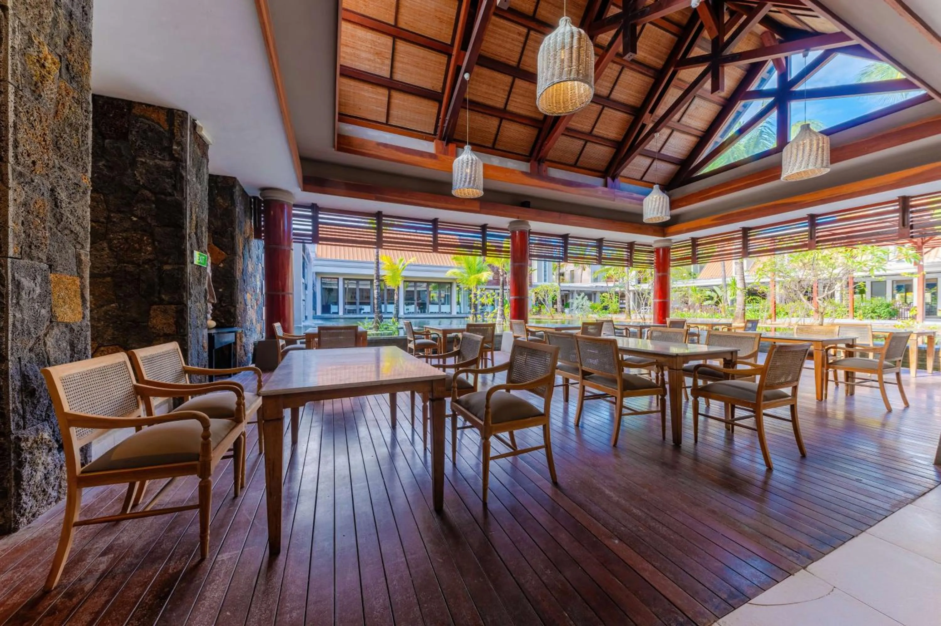 Restaurant/places to eat in Crystals Beach Resort Belle Mare, a member of Radisson Individuals