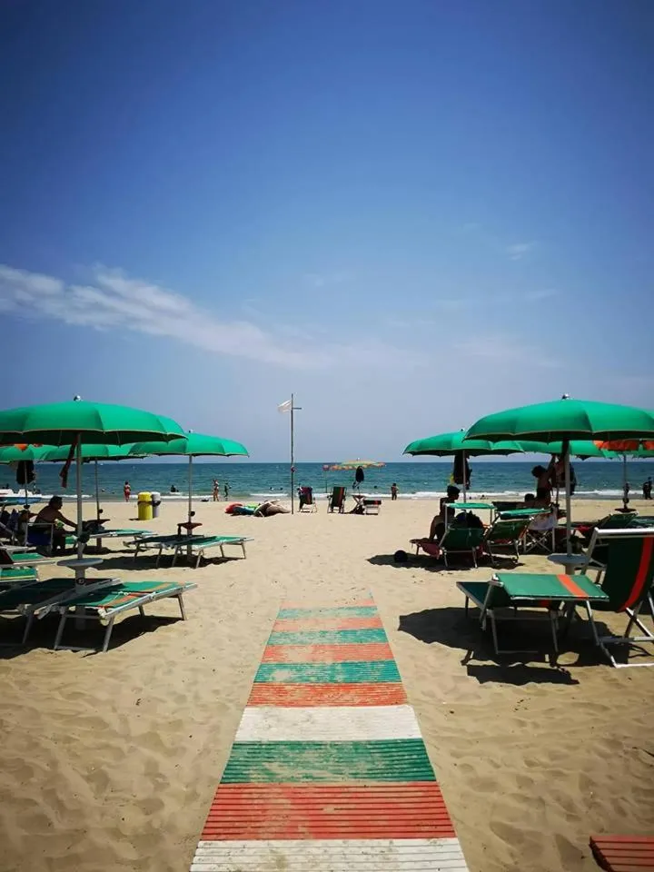 Beach in Country Club Sport