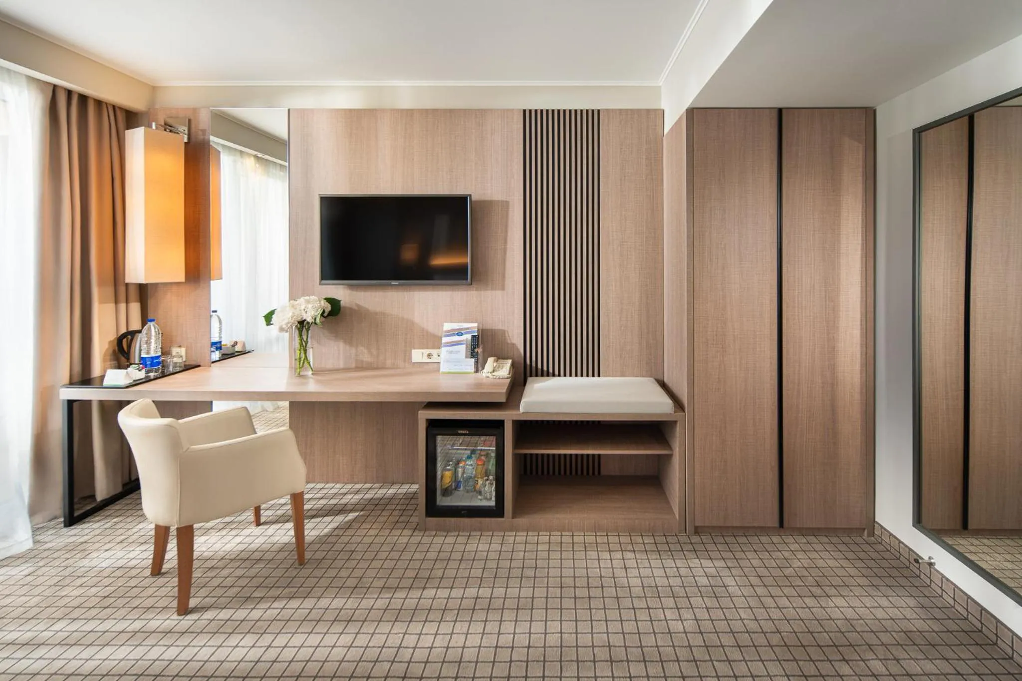 TV and multimedia, Bed in Landmark Creek Hotel Plovdiv