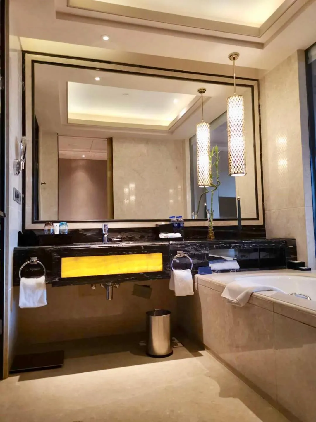 Bath in Wanda Realm Chifeng Hotel