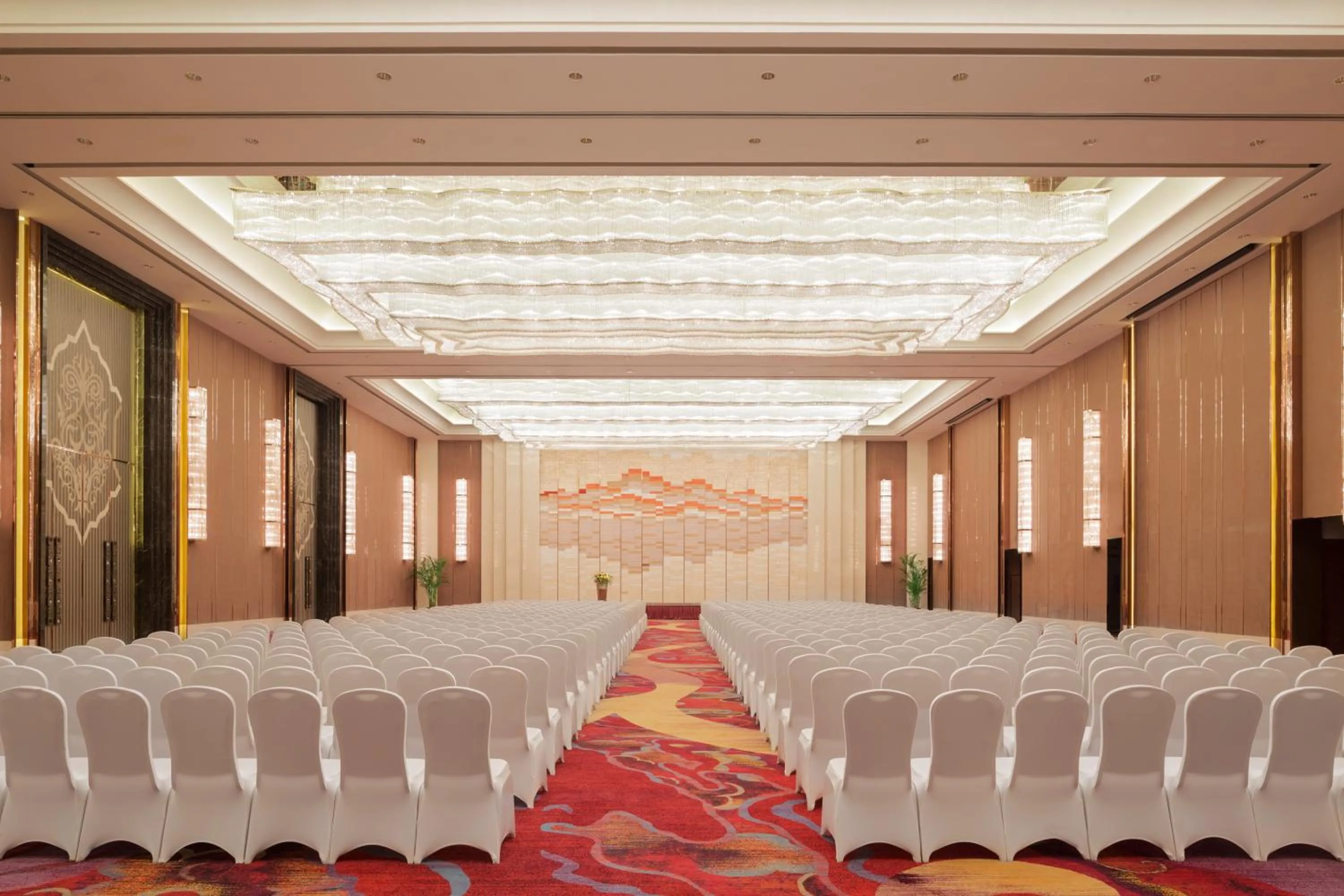 Banquet/Function facilities in Wanda Realm Chifeng Hotel
