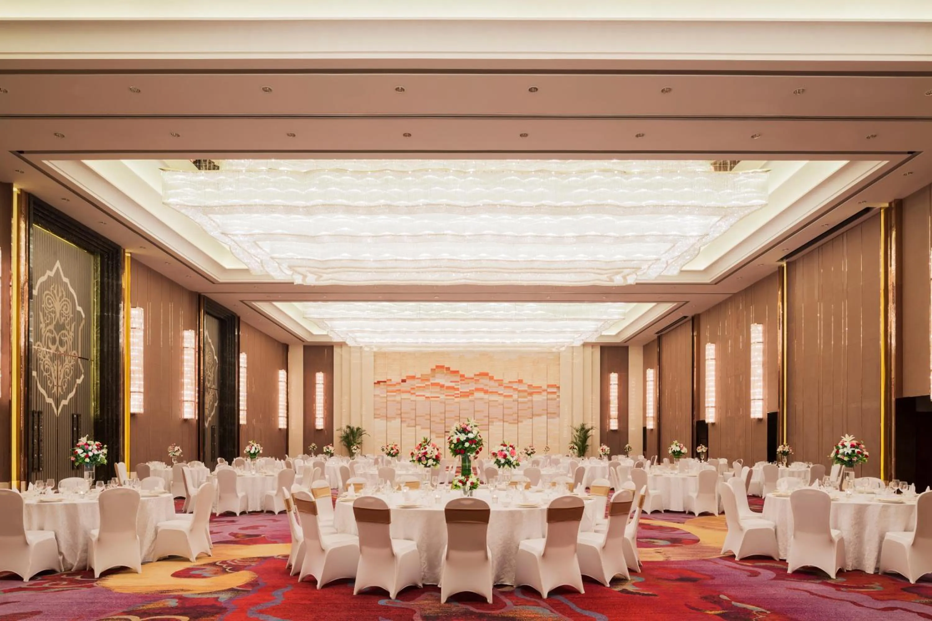 Banquet/Function facilities in Wanda Realm Chifeng Hotel