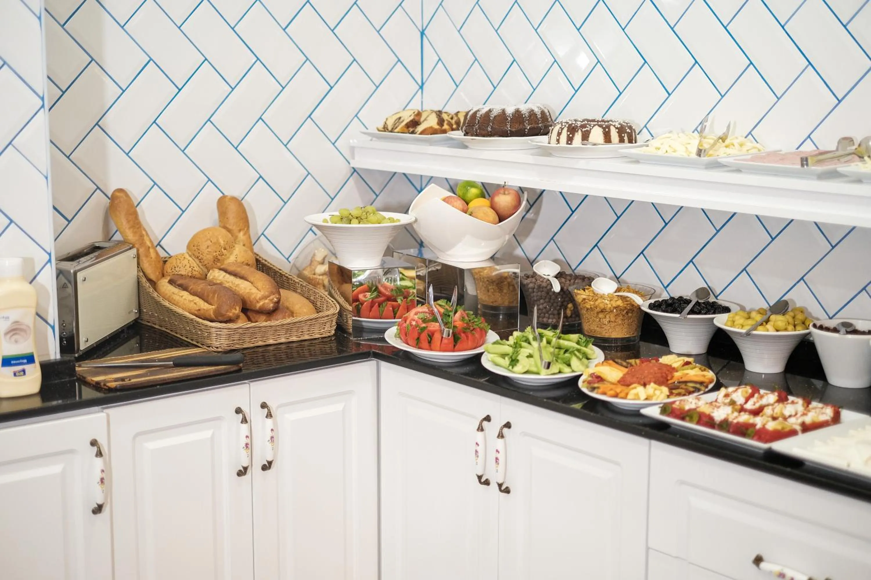 Food and drinks in Miran Hotel