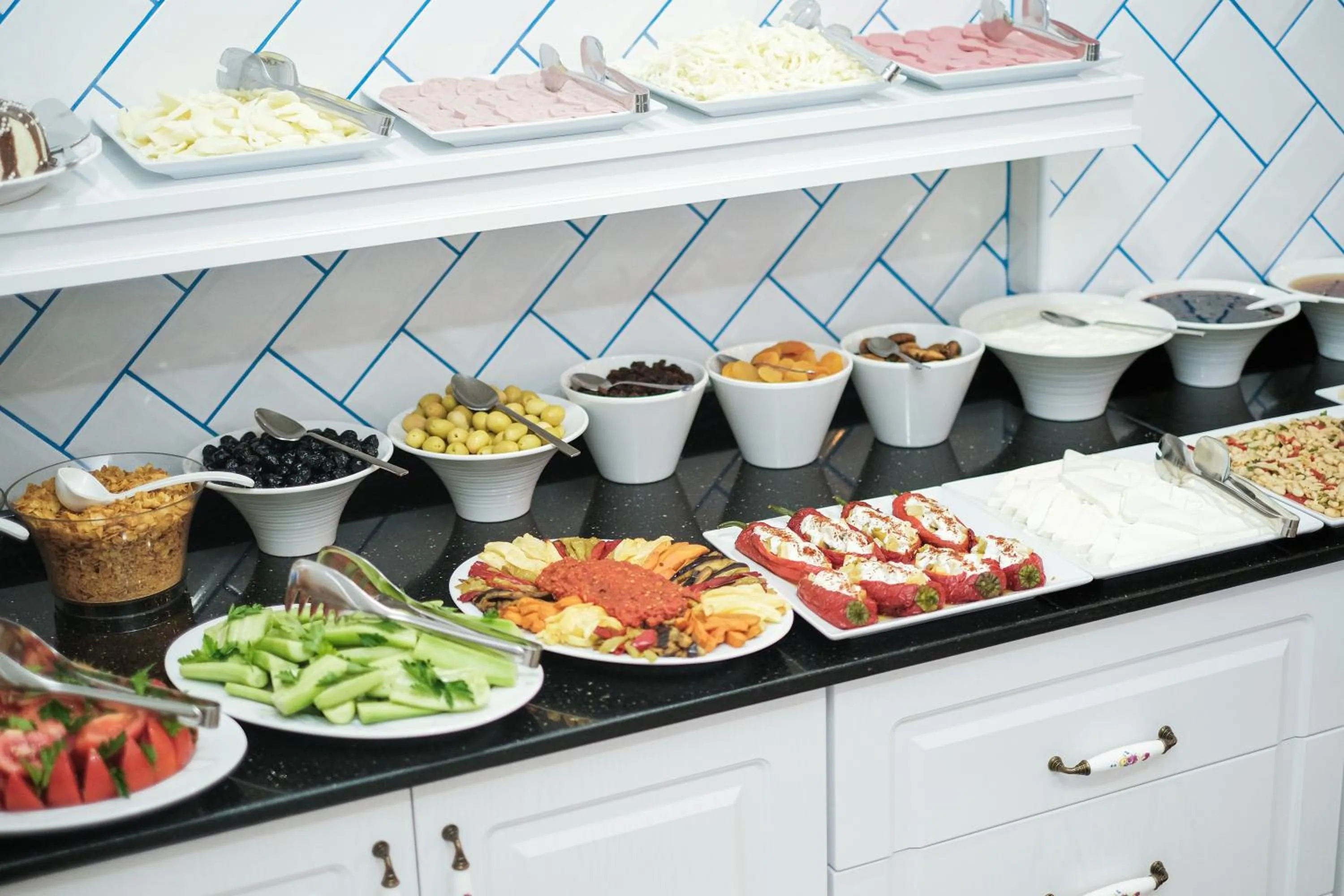 Food and drinks in Miran Hotel