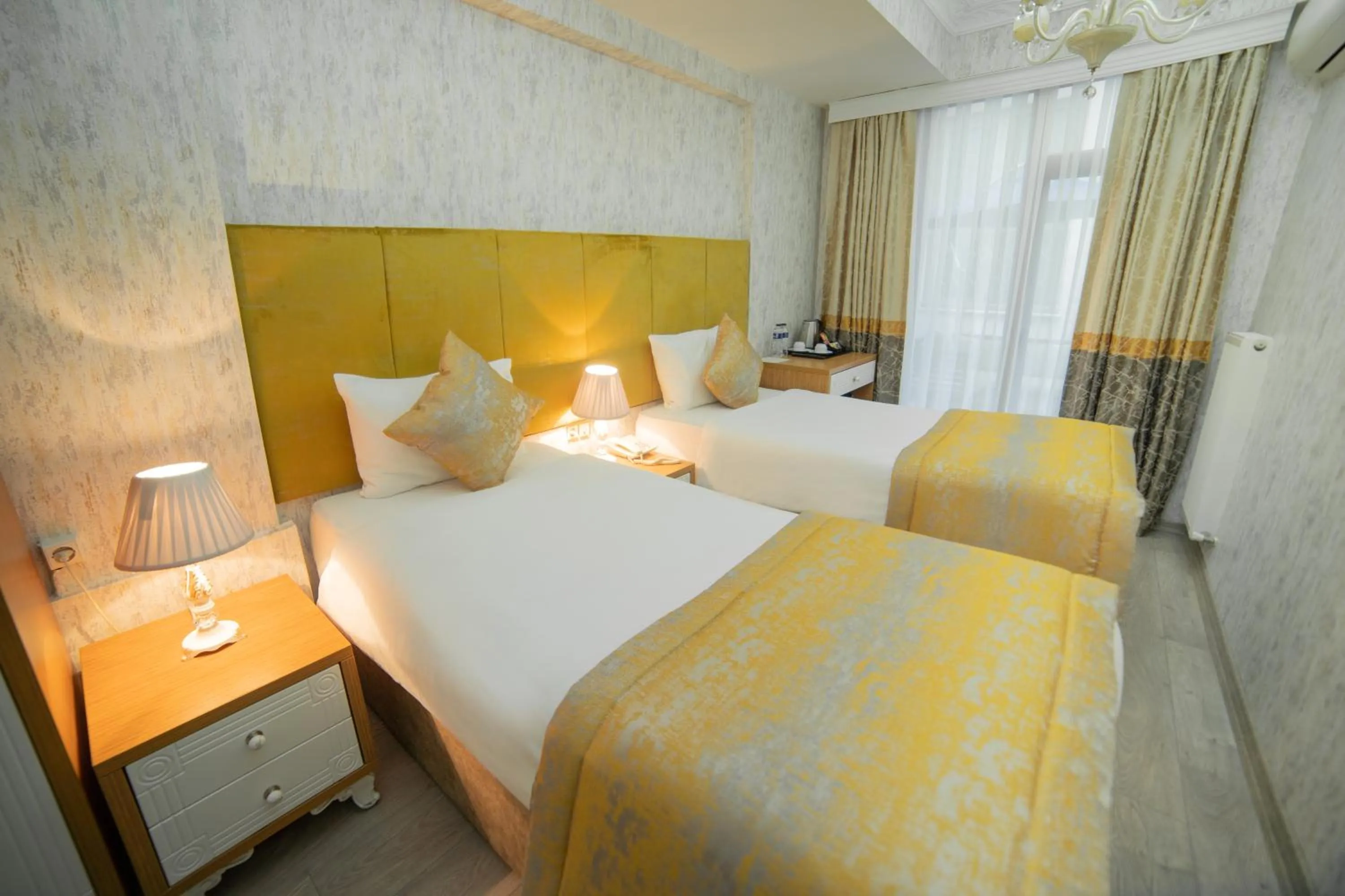 Photo of the whole room, Bed in Miran Hotel