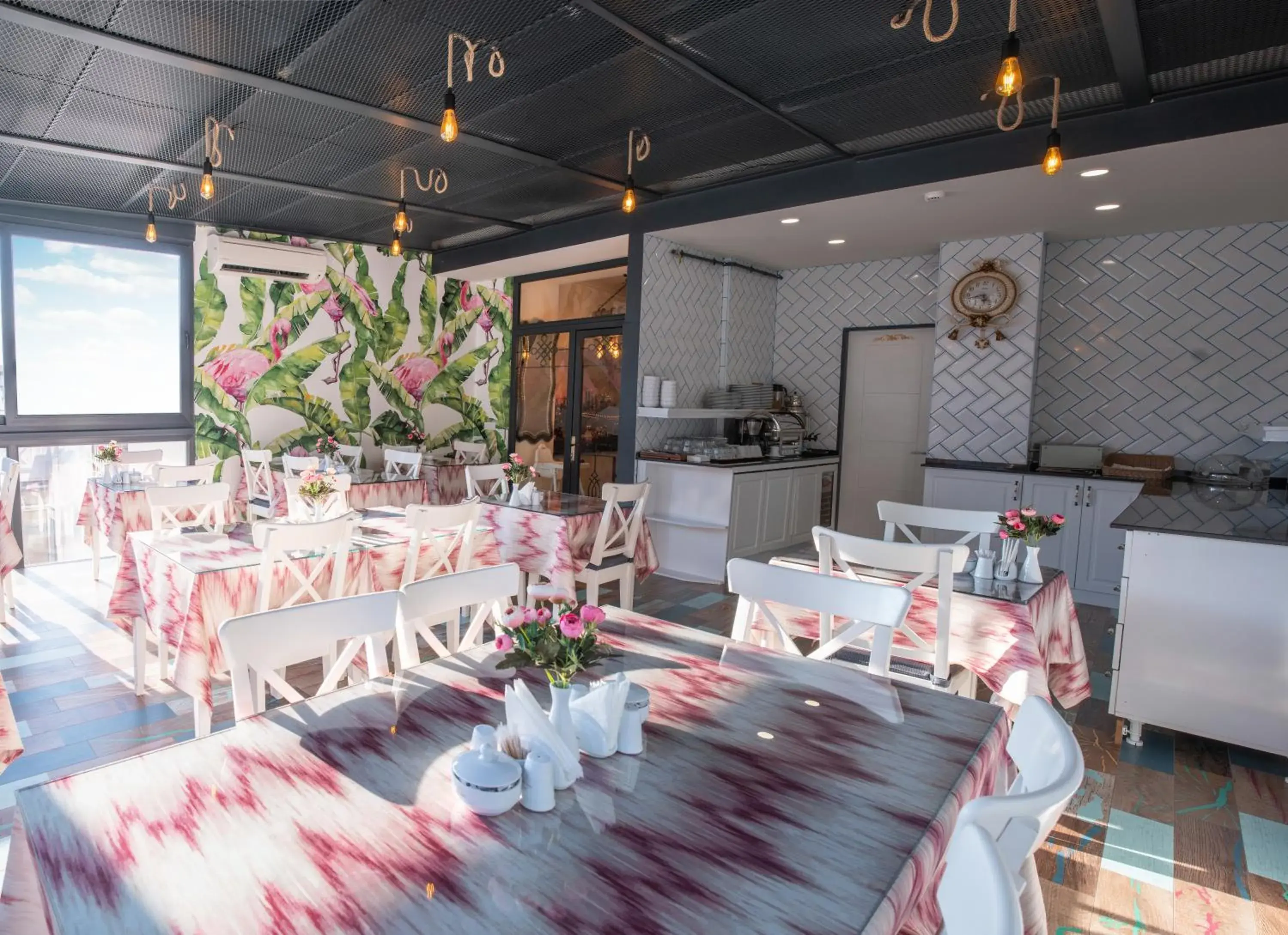 Restaurant/places to eat in Miran Hotel Restaurant/places to eat in Miran Hotel