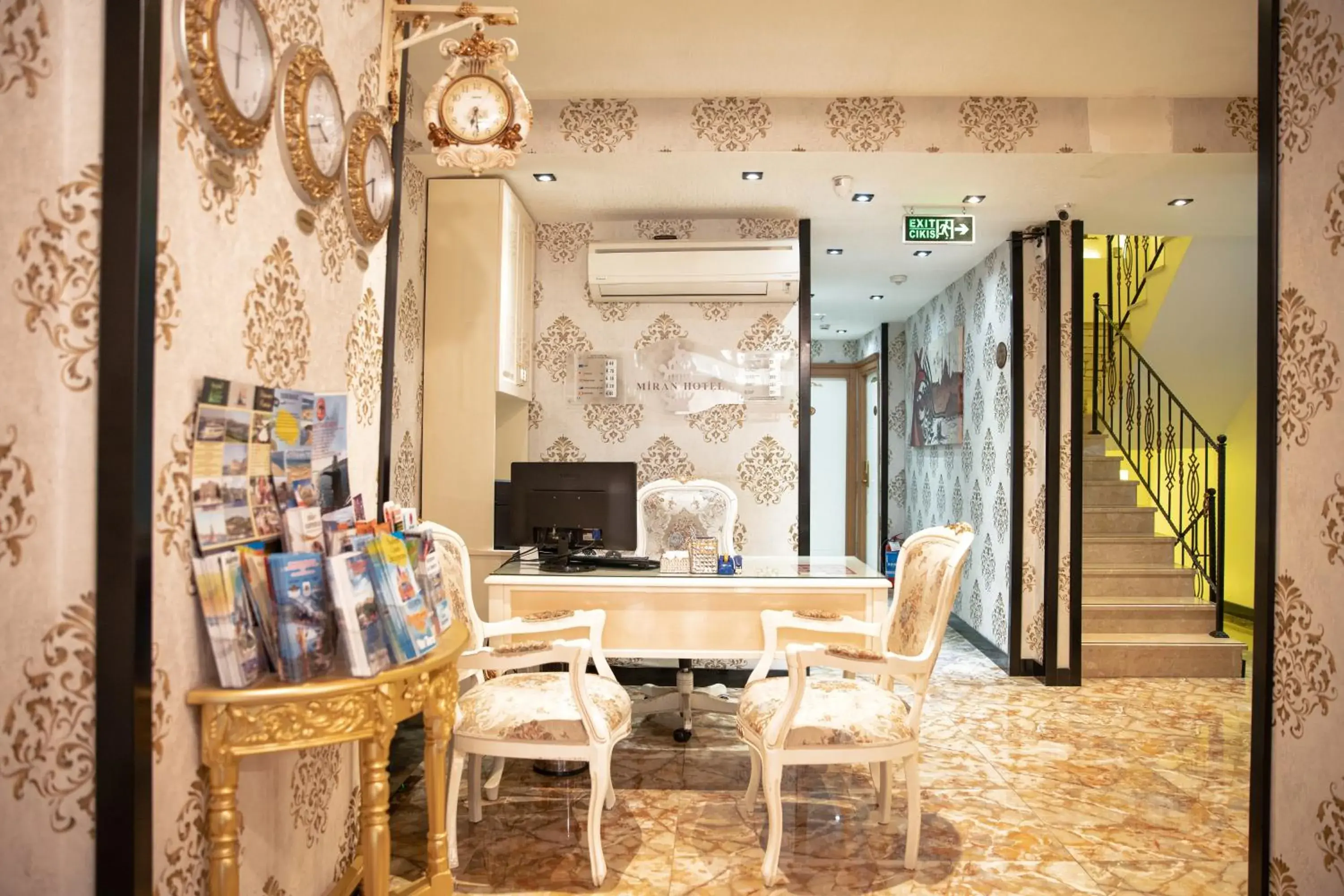 Lounge or bar in Miran Hotel Lounge or bar in Miran Hotel