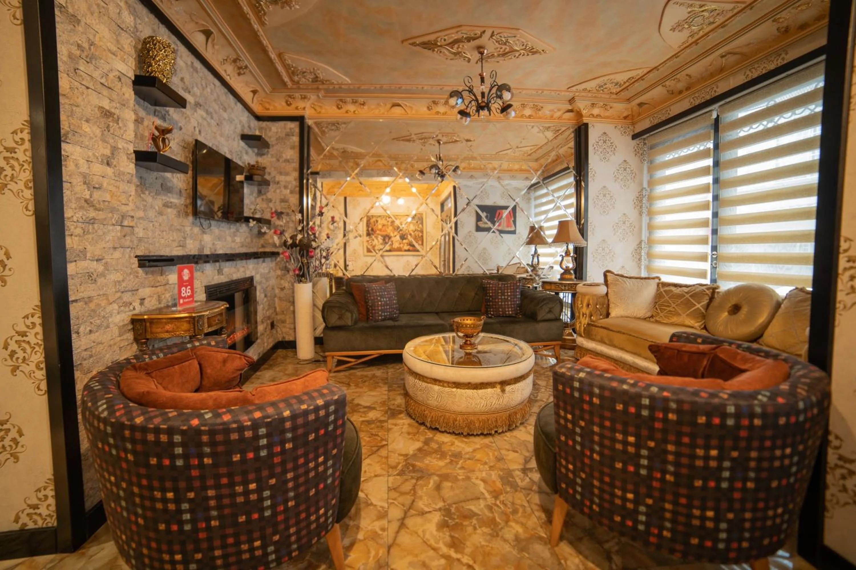 Nightclub / DJ in Miran Hotel