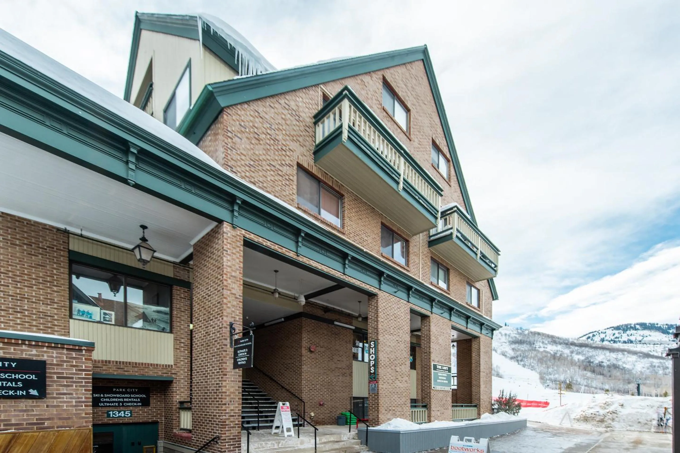 Property building in The Loft at Mountain Village by All Seasons Resort Lodging