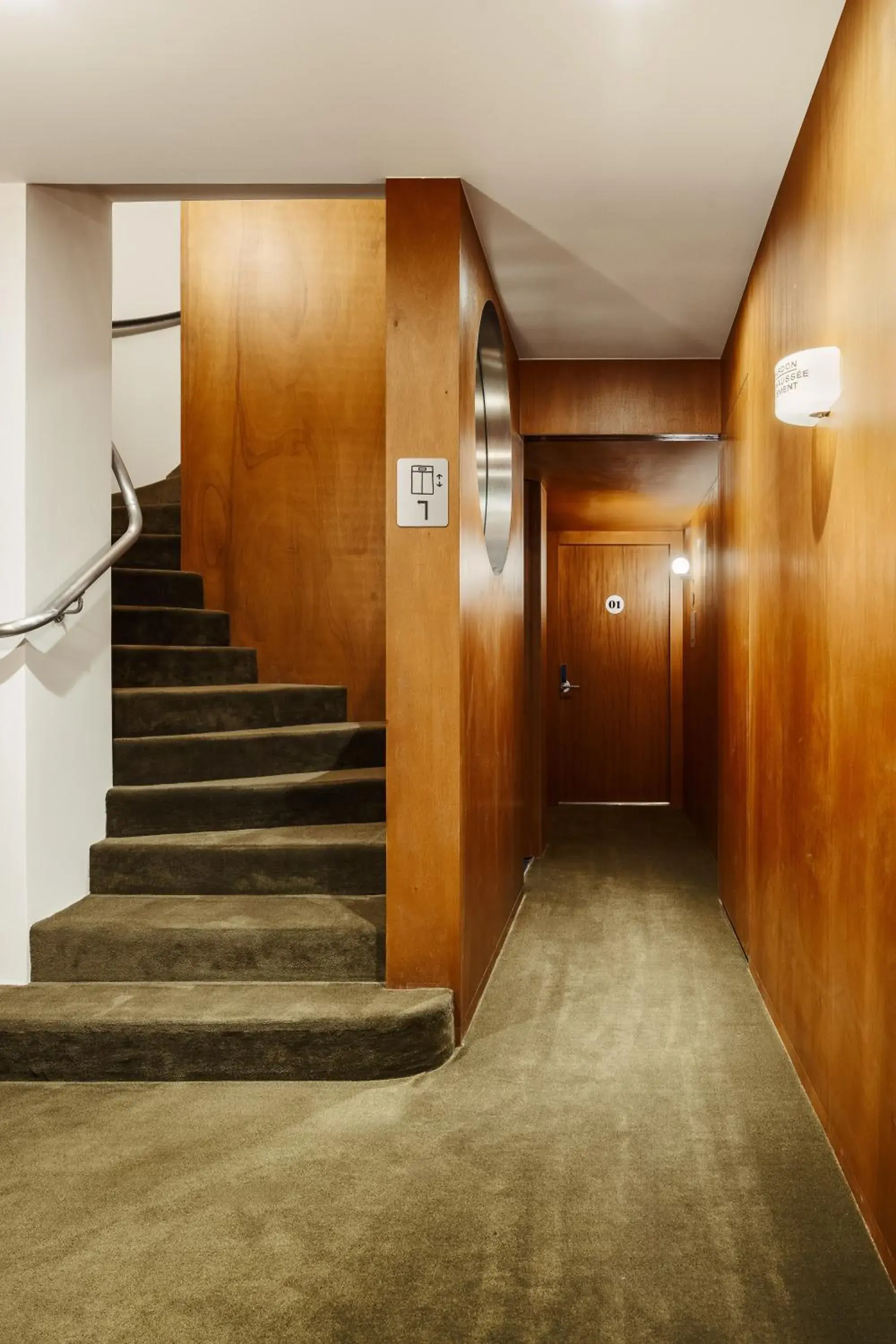 elevator in Edgar Suites - Bouchardon elevator in Edgar Suites - Bouchardon