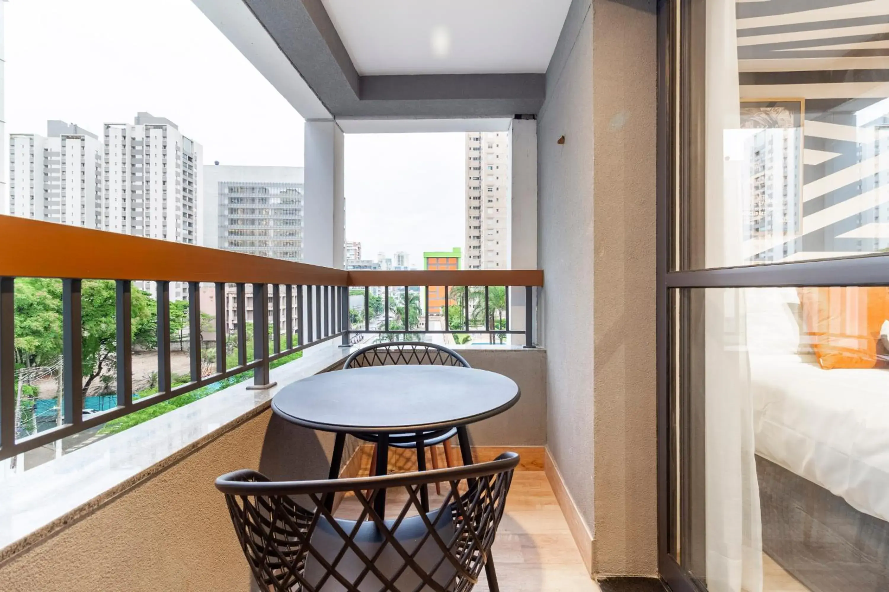 Studio with Balcony in Charlie Uwin Brooklin Studio with Balcony in Charlie Uwin Brooklin