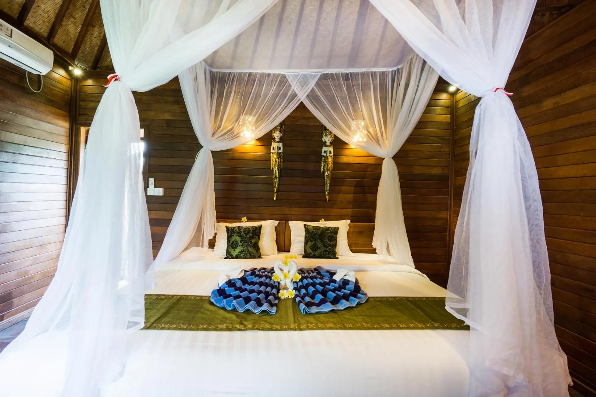 Bed in Laguna Reef Huts