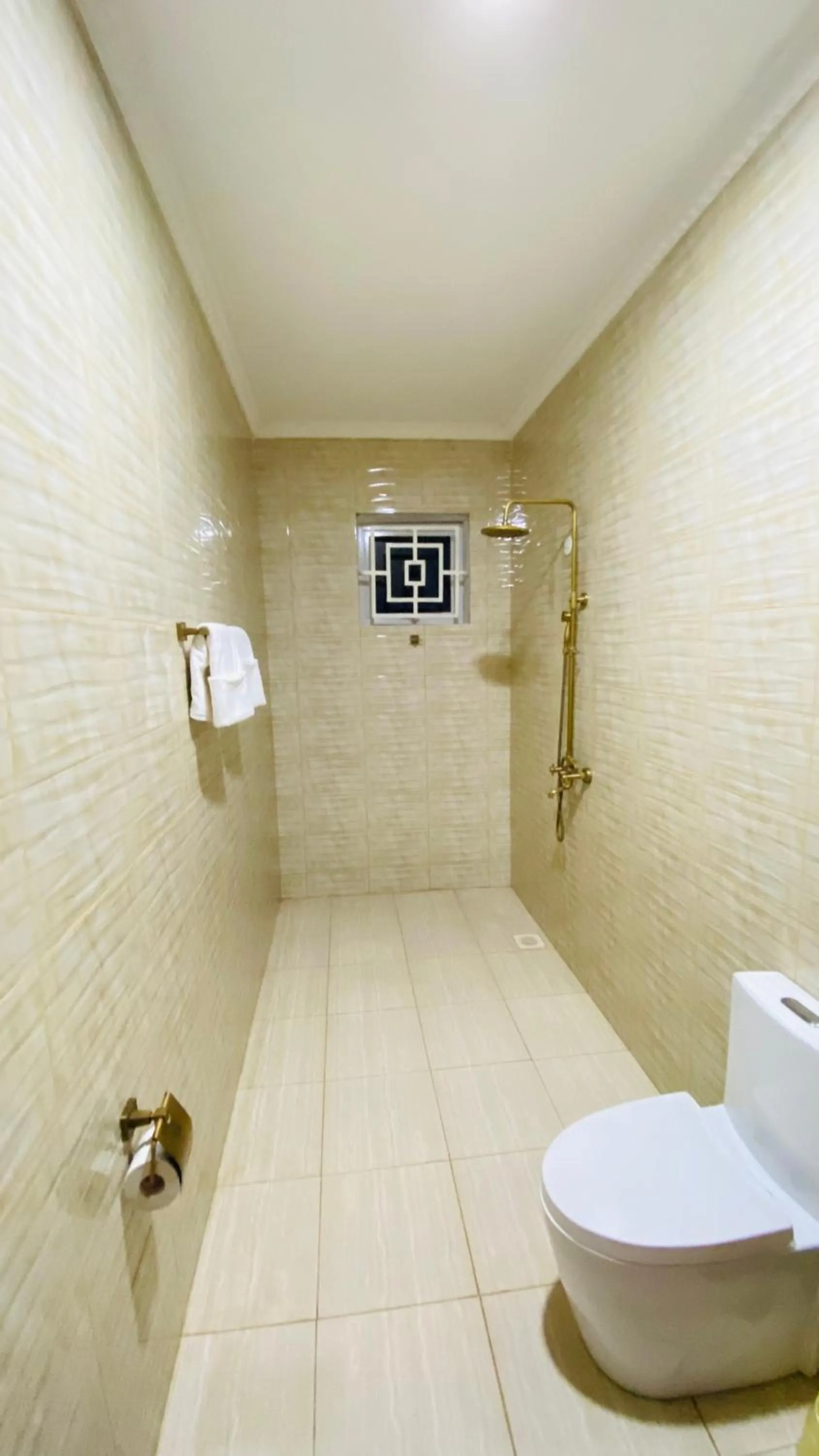 Bathroom in Nimaro Courts