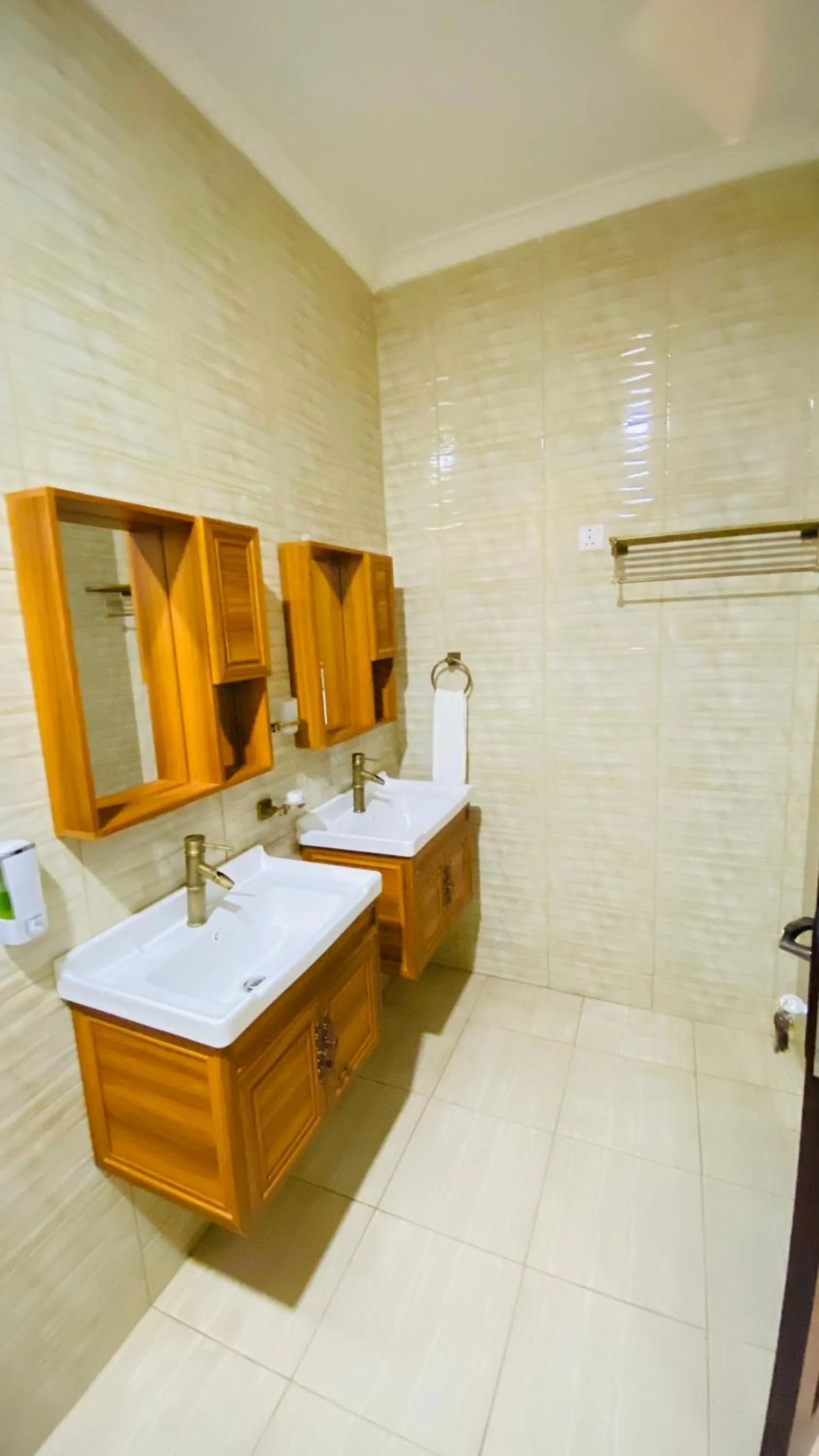 Shower in Nimaro Courts