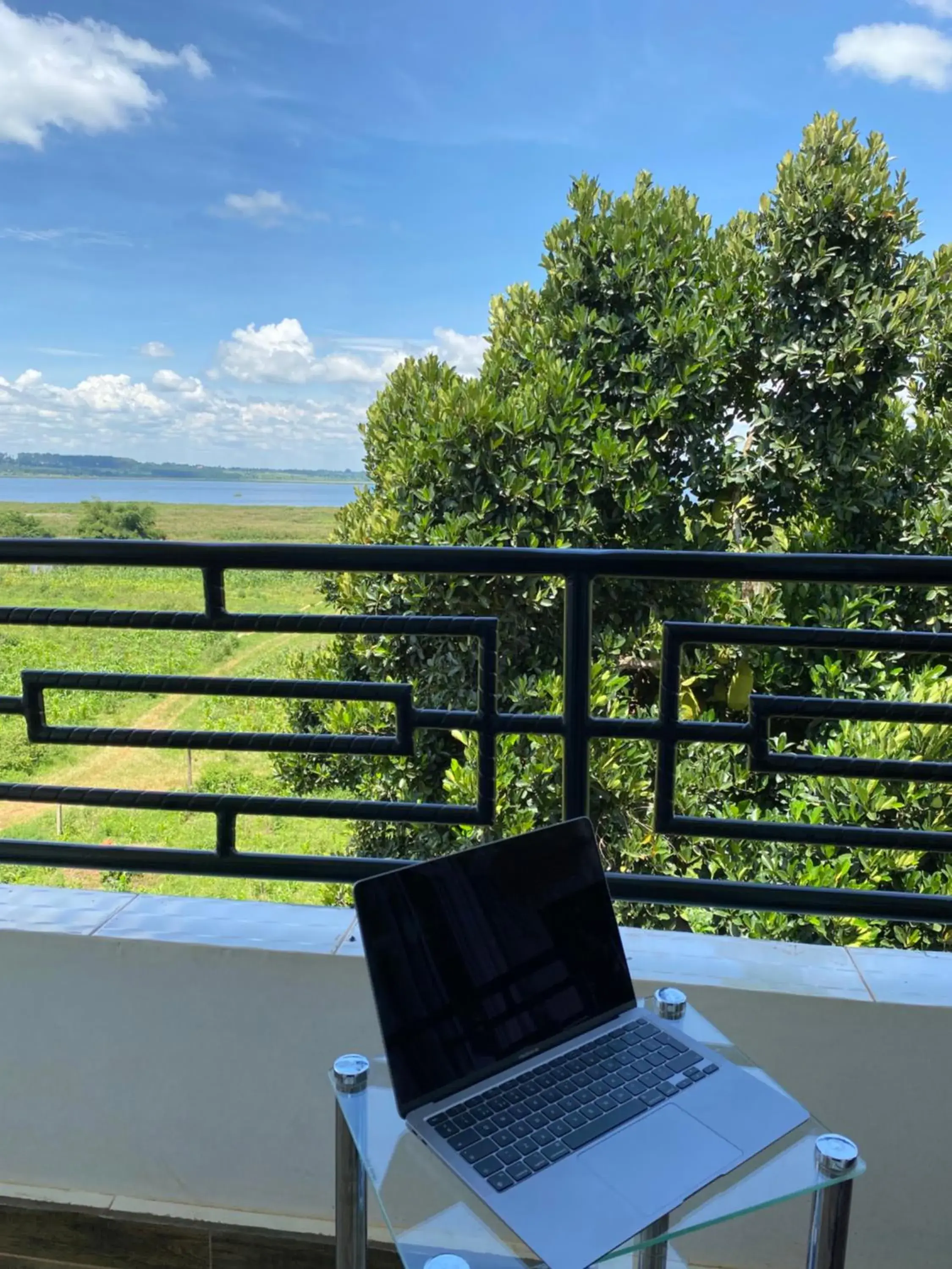 Deluxe Double Room with Shower - single occupancy in Nimaro Courts Deluxe Double Room with Shower - single occupancy in Nimaro Courts