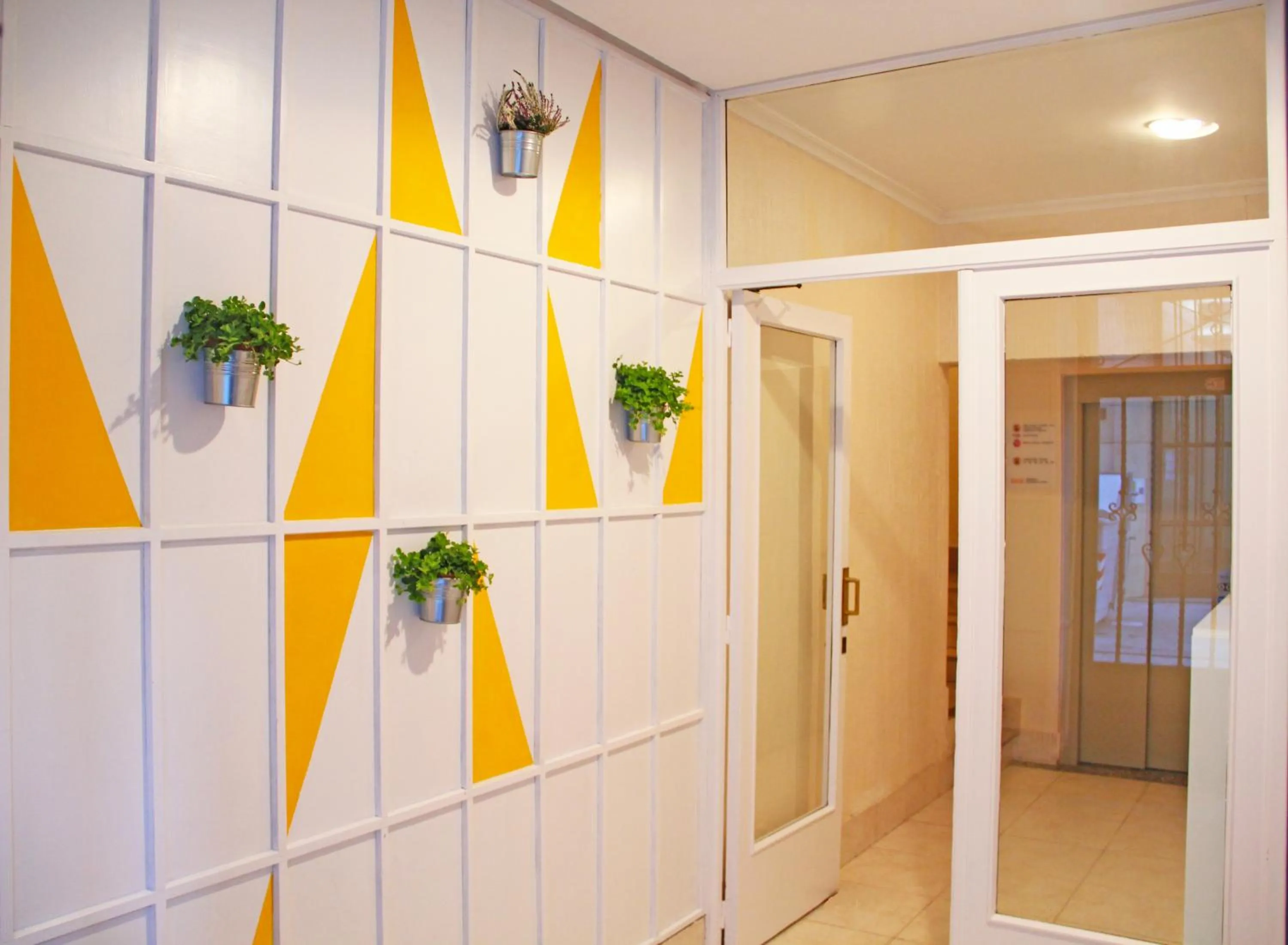 Lobby or reception in Roomin Hostel