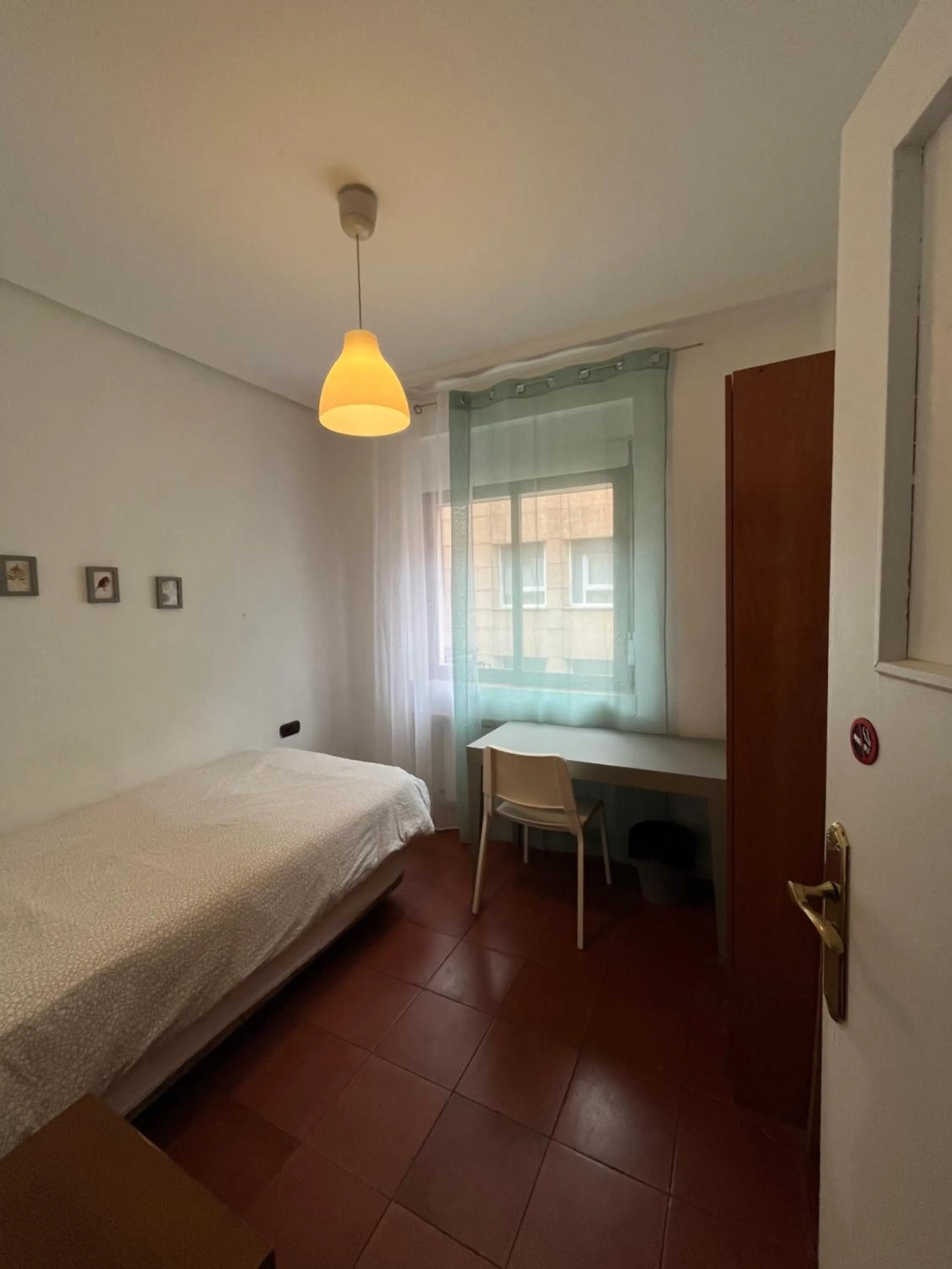 Bed in Roomin Hostel