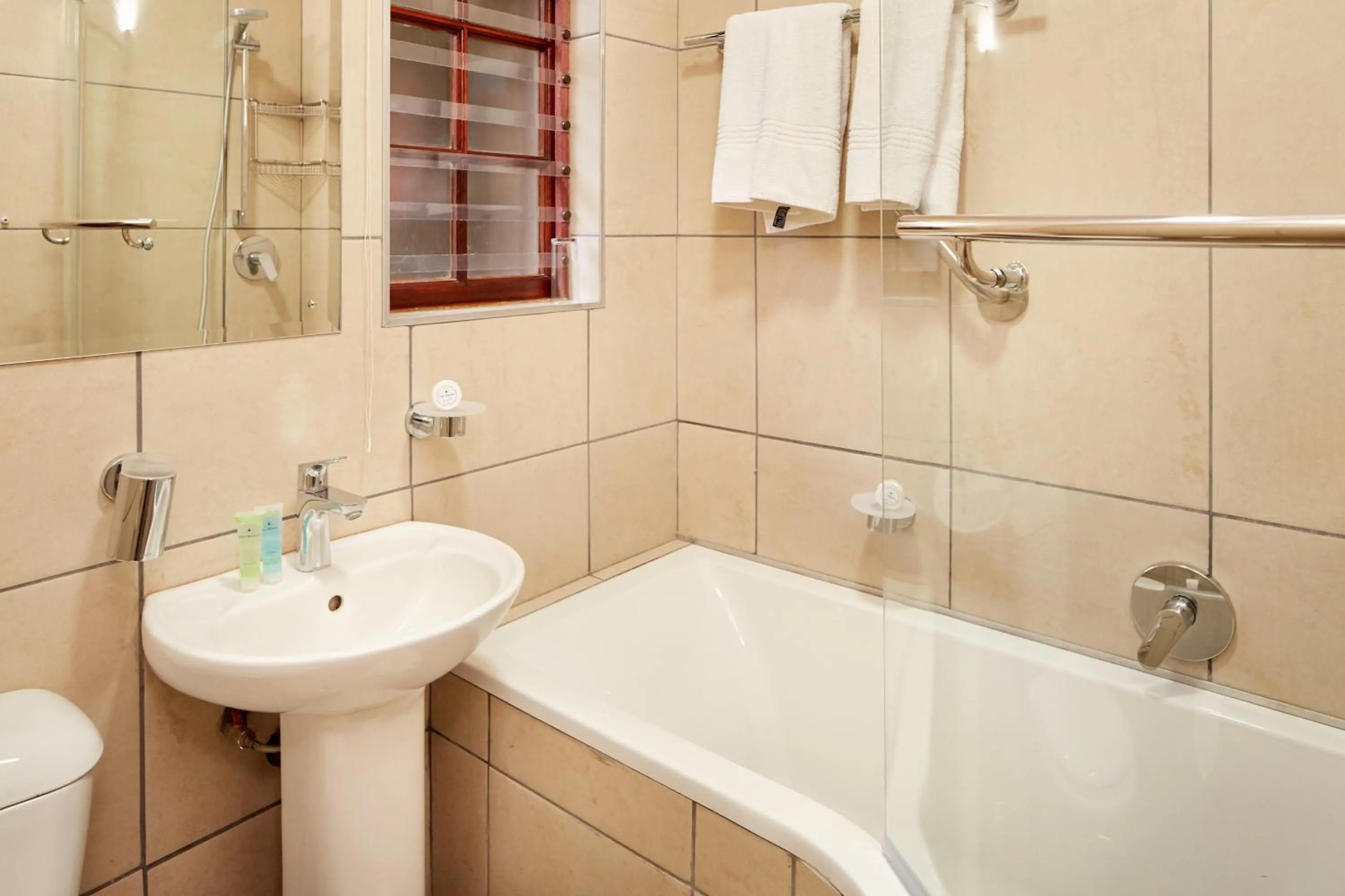 Toilet in First Group Magalies Park