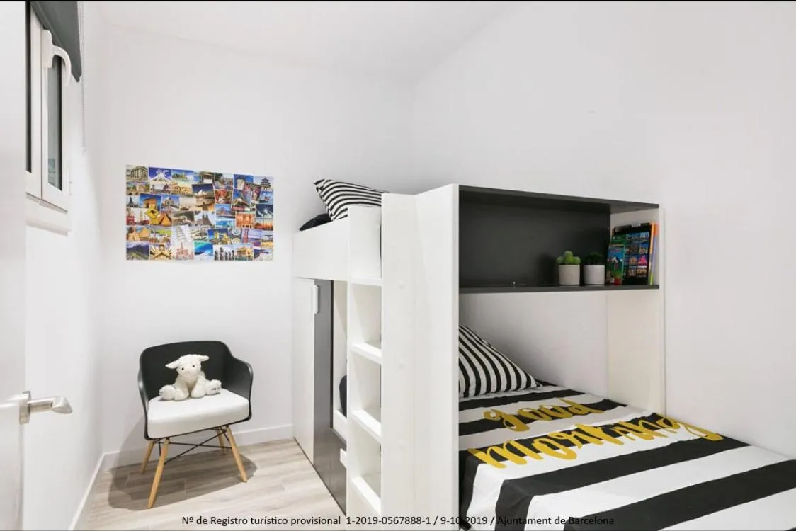 Bed in Catalonia Square Terrace & 5 bathrooms 5BD-5BTH