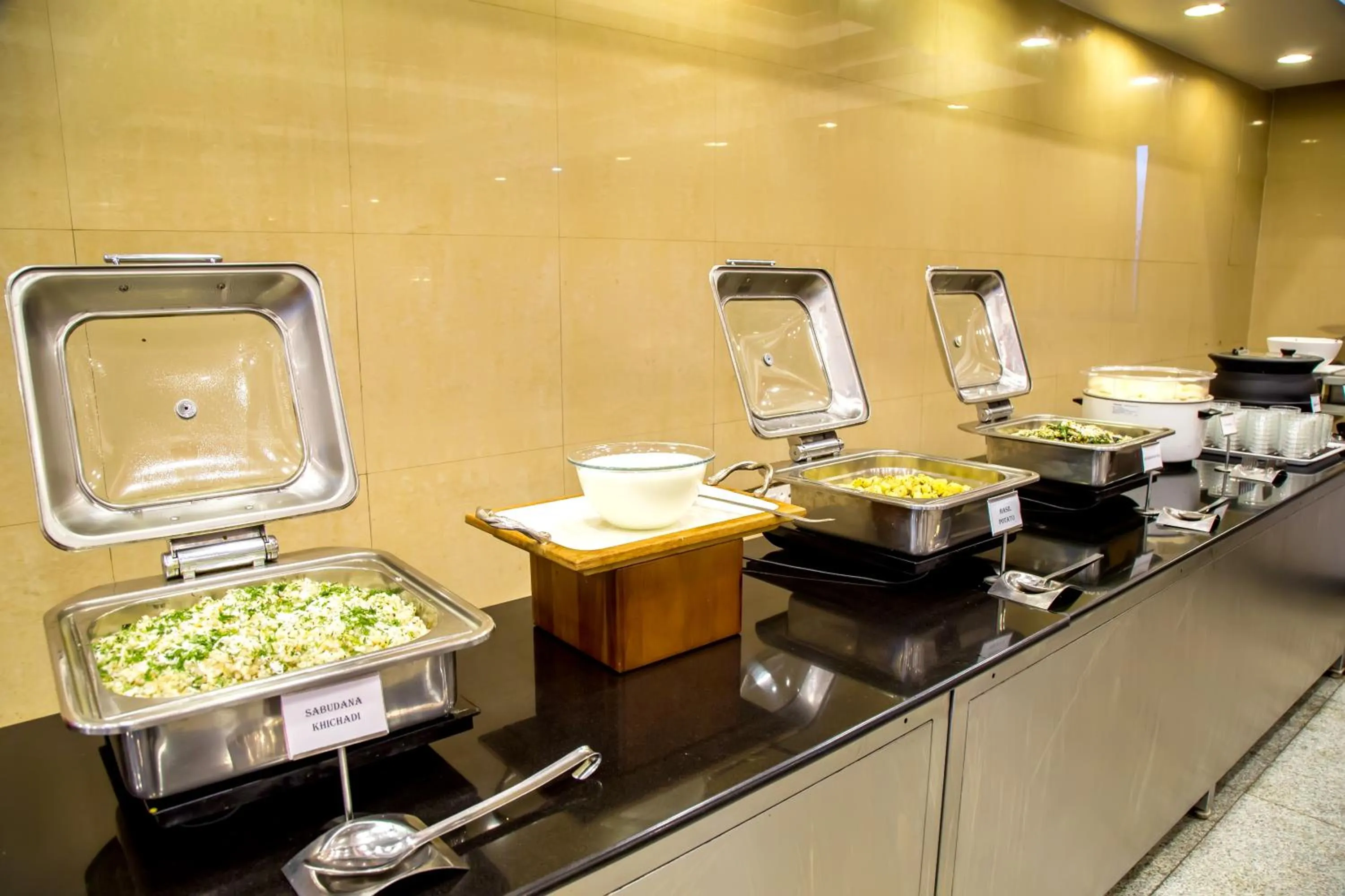 Breakfast in Hotel Tip Top Plaza