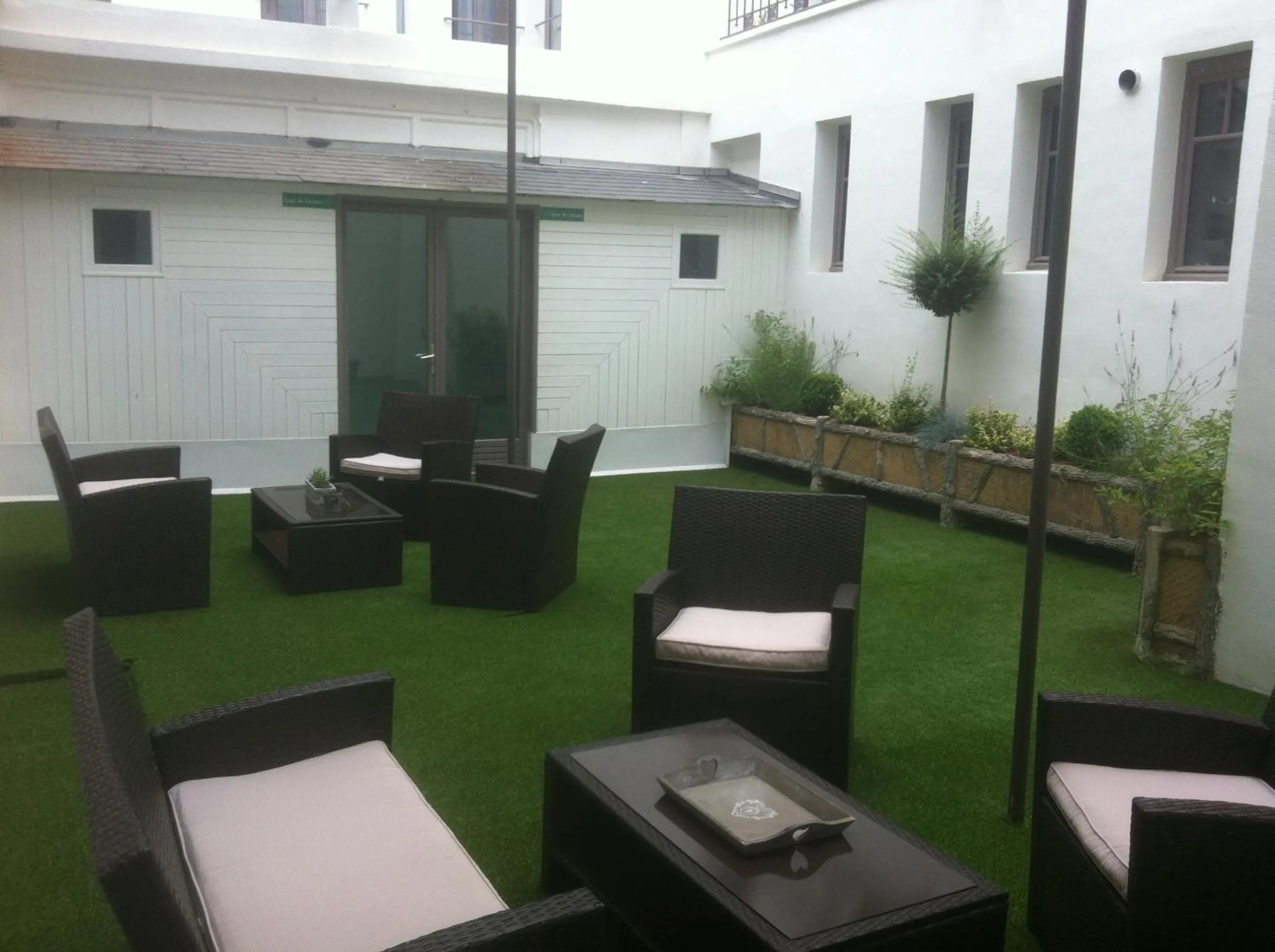 Communal lounge/ TV room in Vichy Résidencia