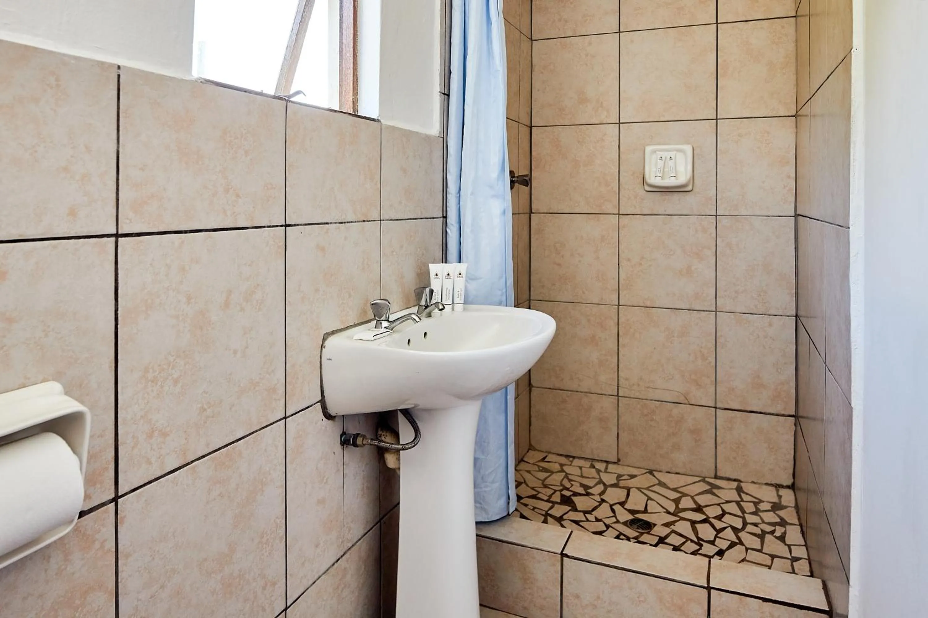 Shower in First Group Hole in the Wall