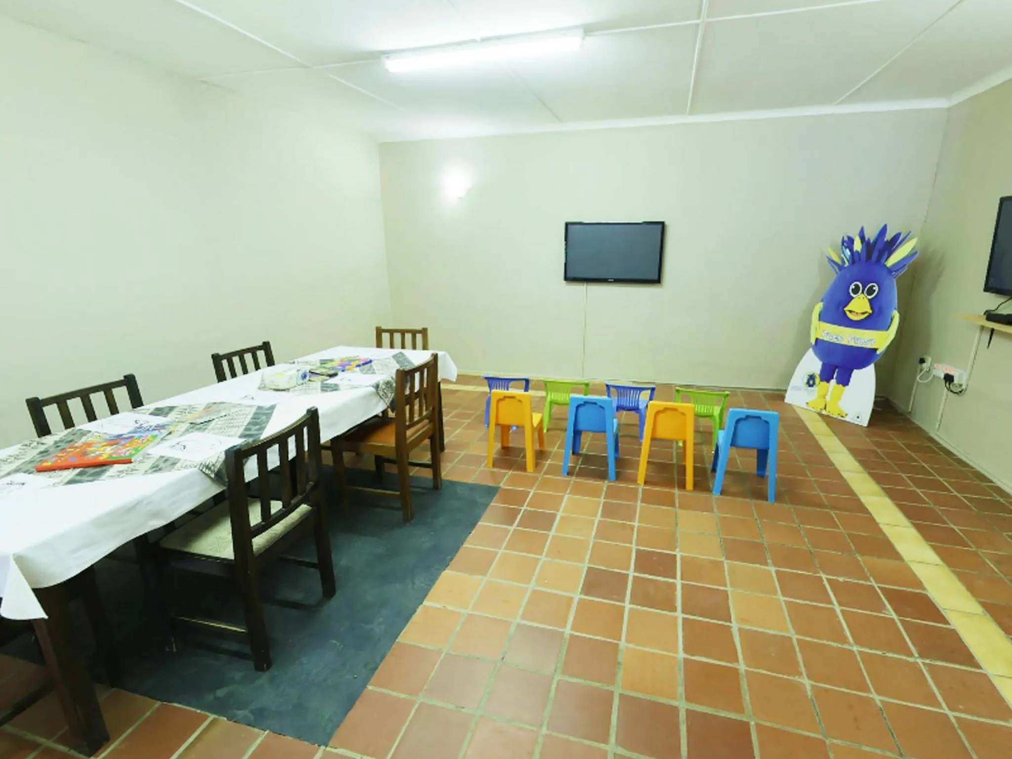 Kids's club in First Group Hole in the Wall