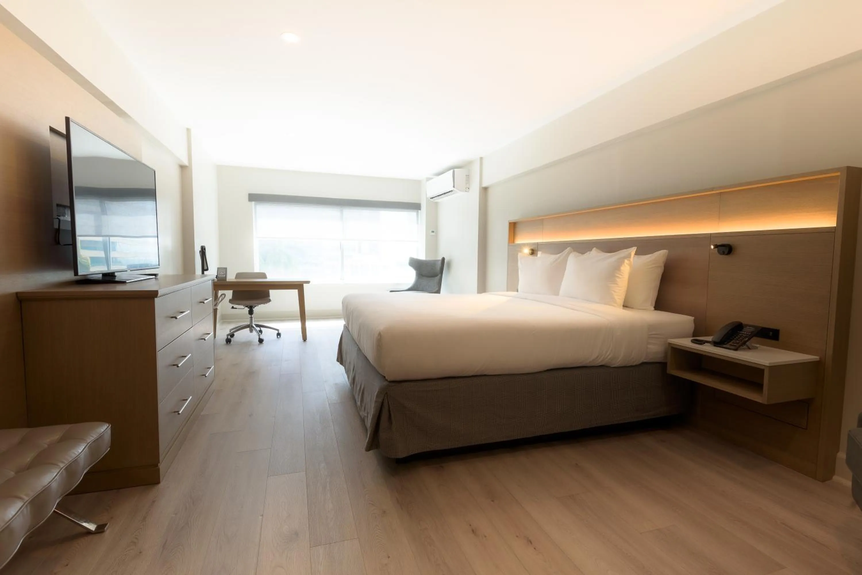 Bedroom, Bed in Radisson Hotel Trinidad