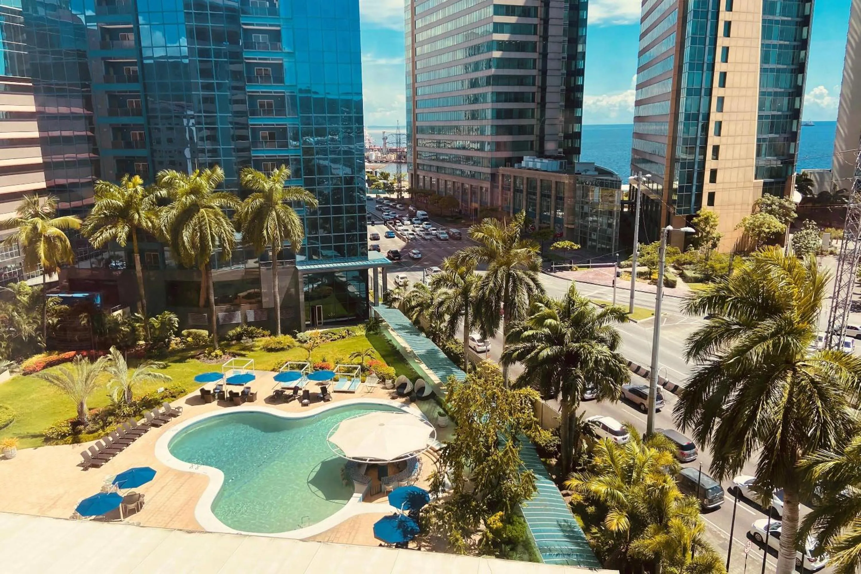 Swimming pool in Radisson Hotel Trinidad