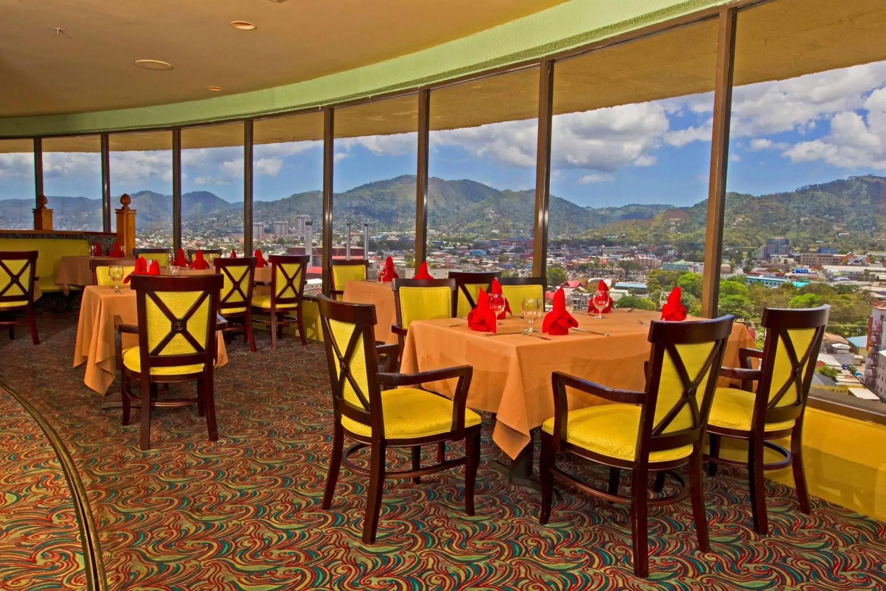 Restaurant/places to eat in Radisson Hotel Trinidad Restaurant/places to eat in Radisson Hotel Trinidad