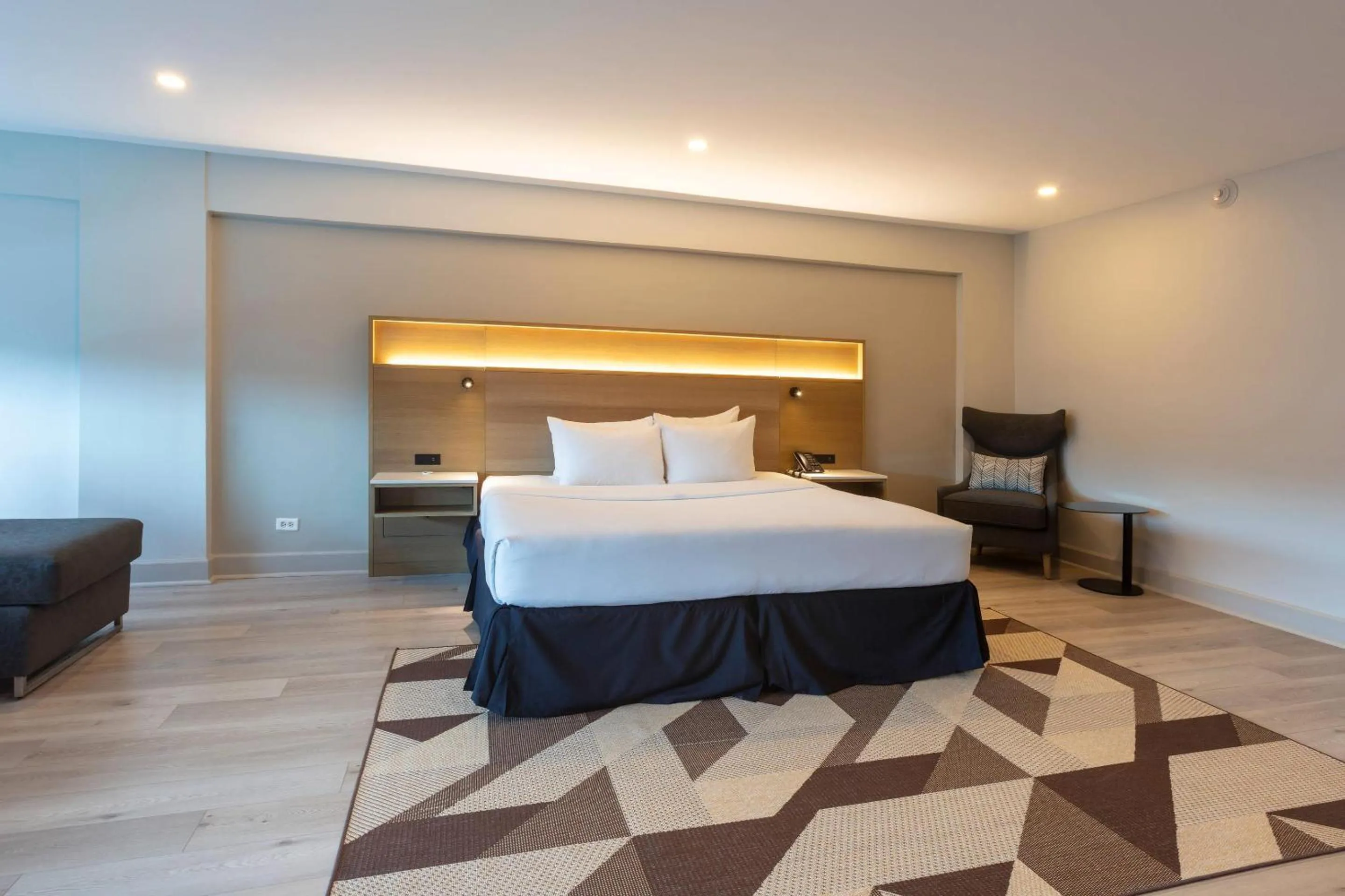 Bedroom, Bed in Radisson Hotel Trinidad