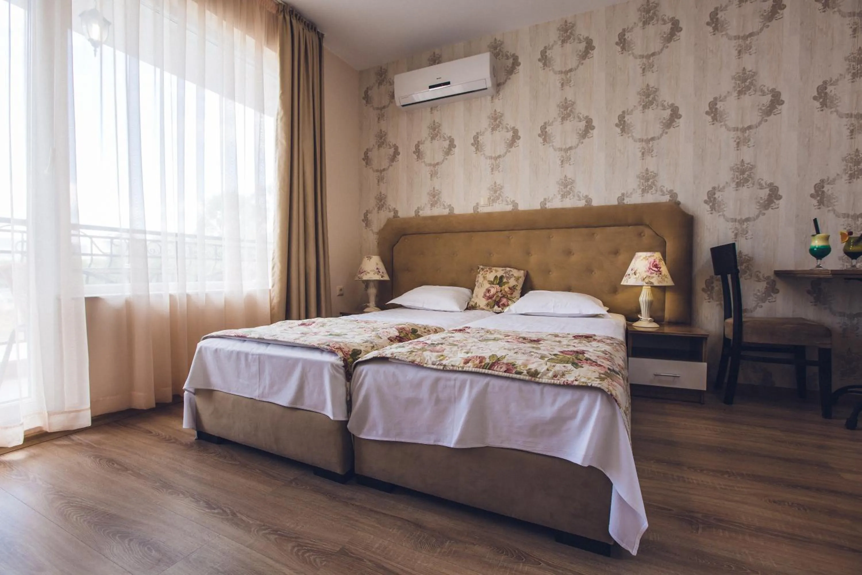 Day, Bed in Avenue Deluxe Hotel