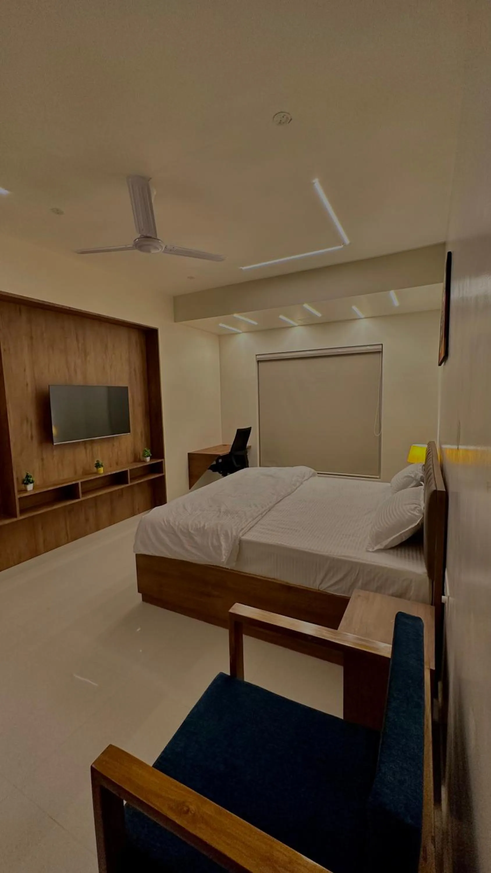 Bed in DrizzleDrop Inn Chennai