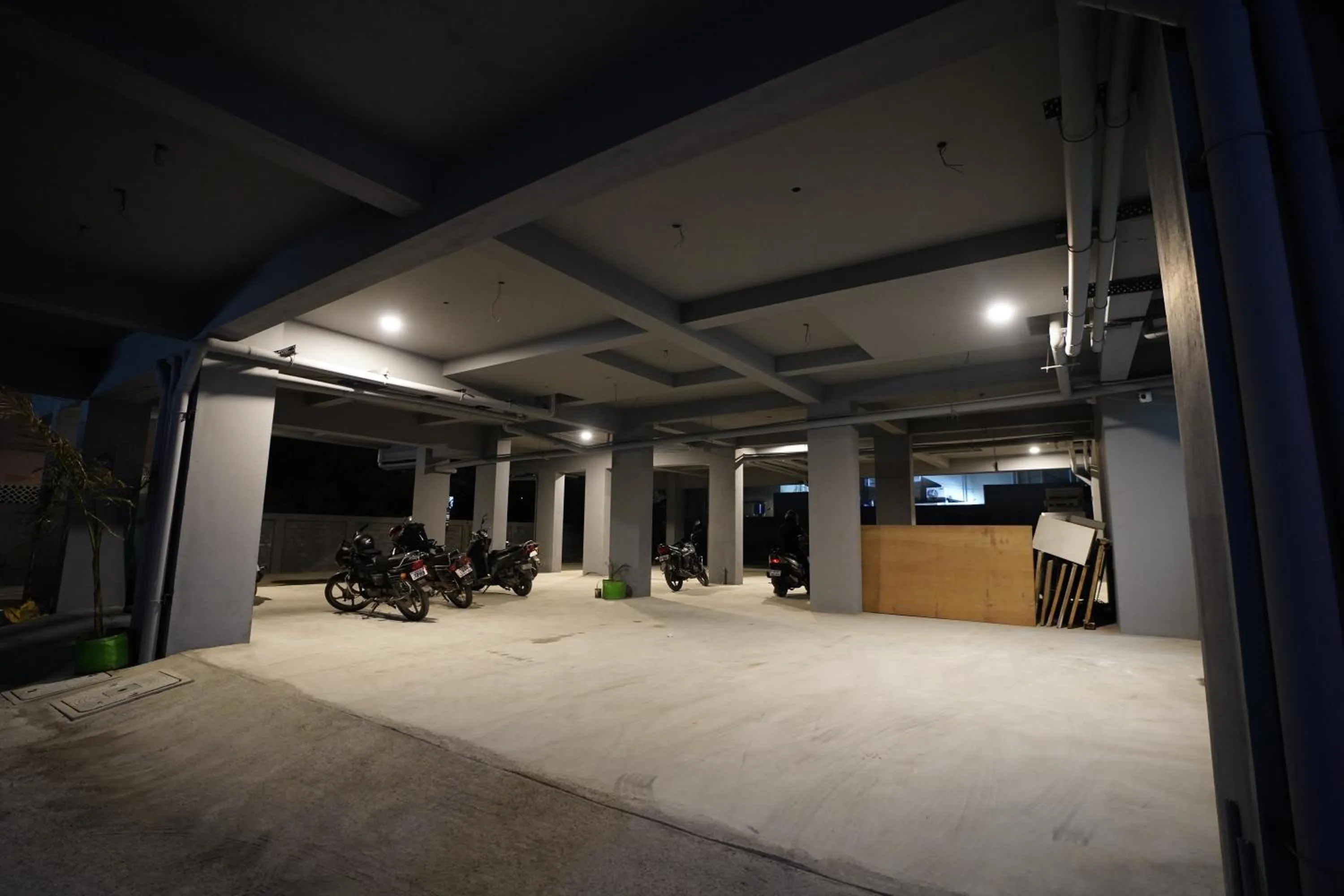 Night in DrizzleDrop Inn Chennai