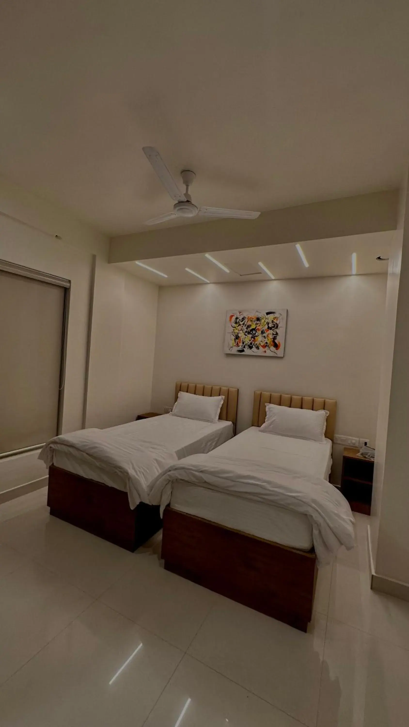 Photo of the whole room, Bed in DrizzleDrop Inn Chennai Photo of the whole room, Bed in DrizzleDrop Inn Chennai