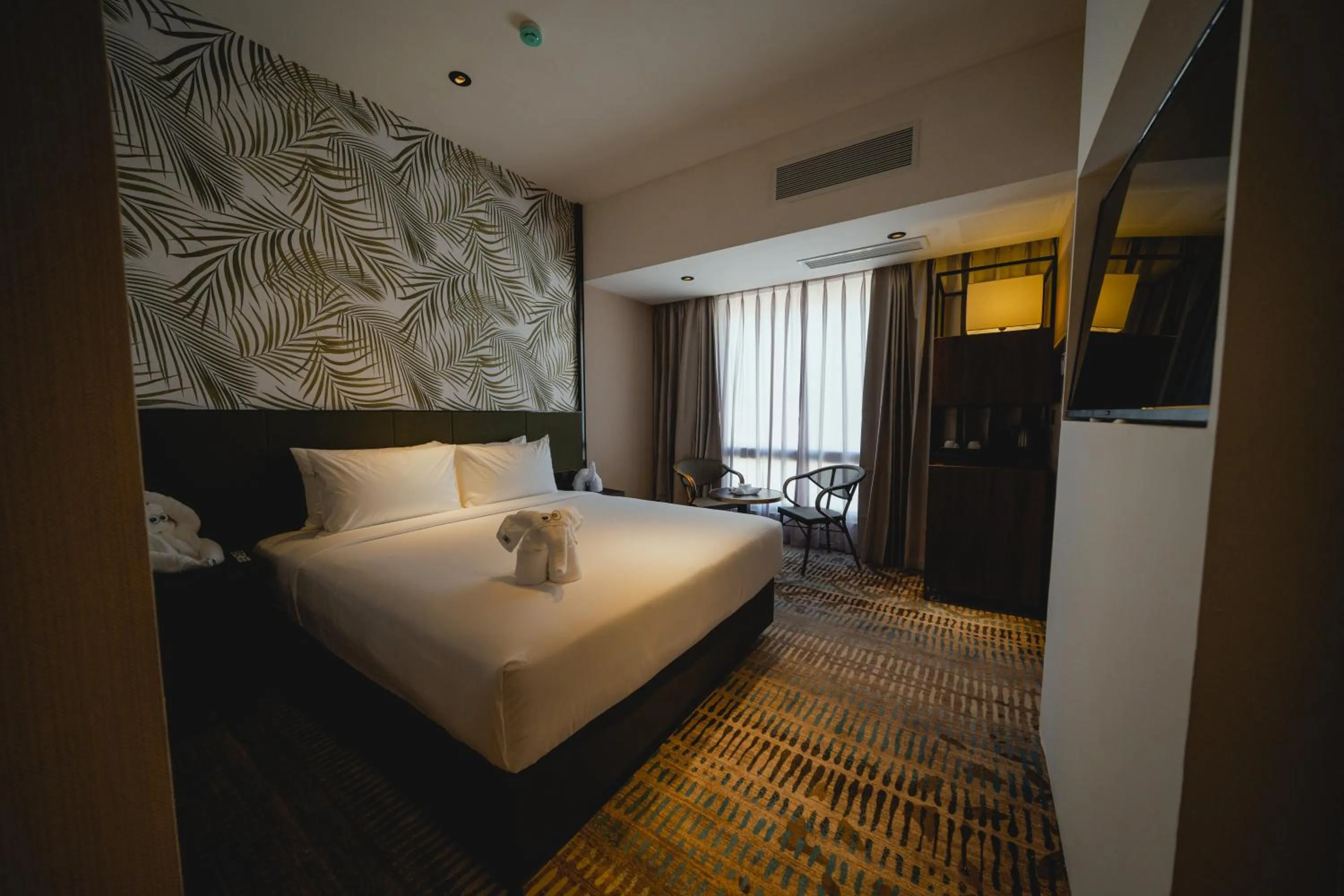 Photo of the whole room, Bed in Monkeys Canopy Resort