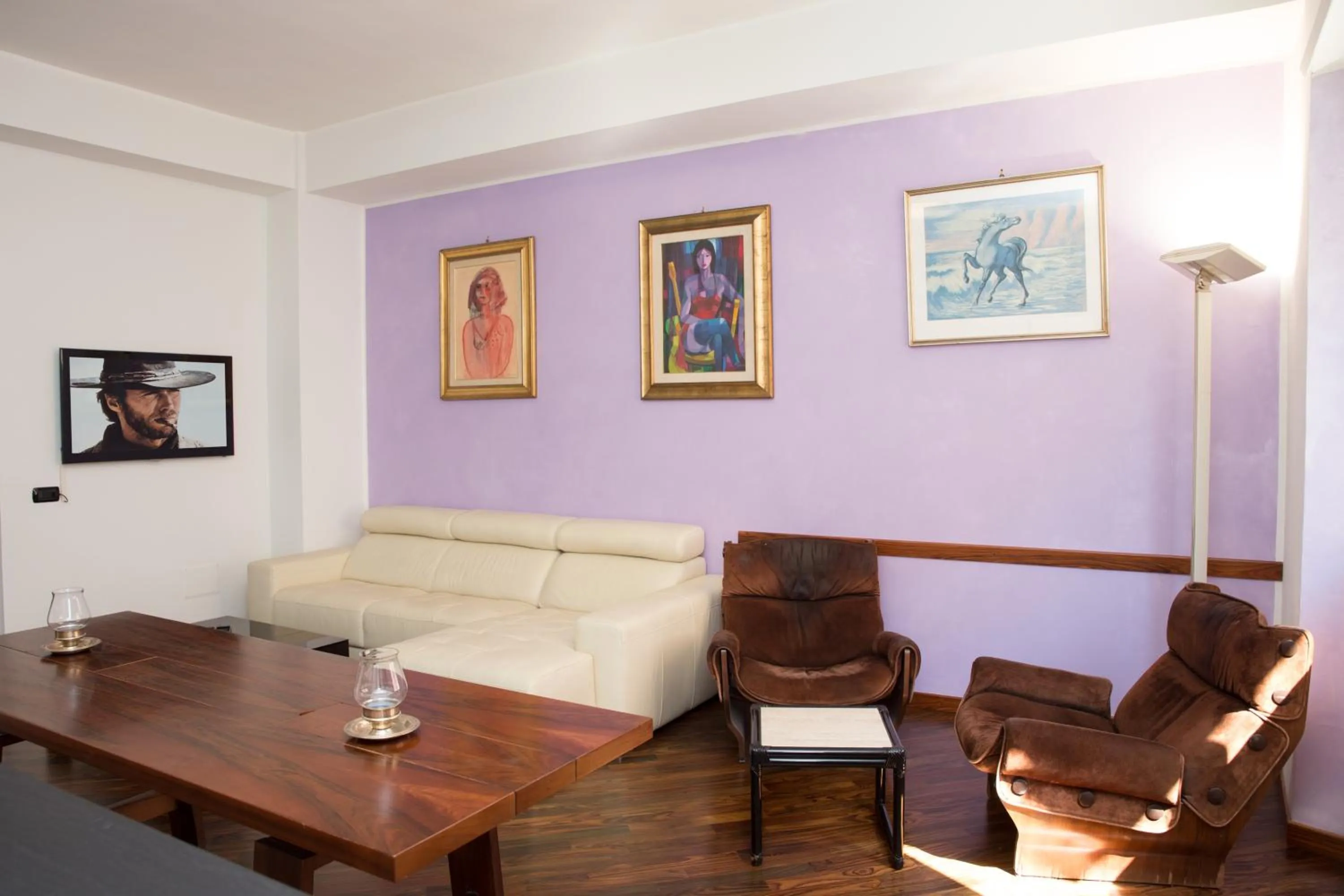 Seating area in Domus Regis