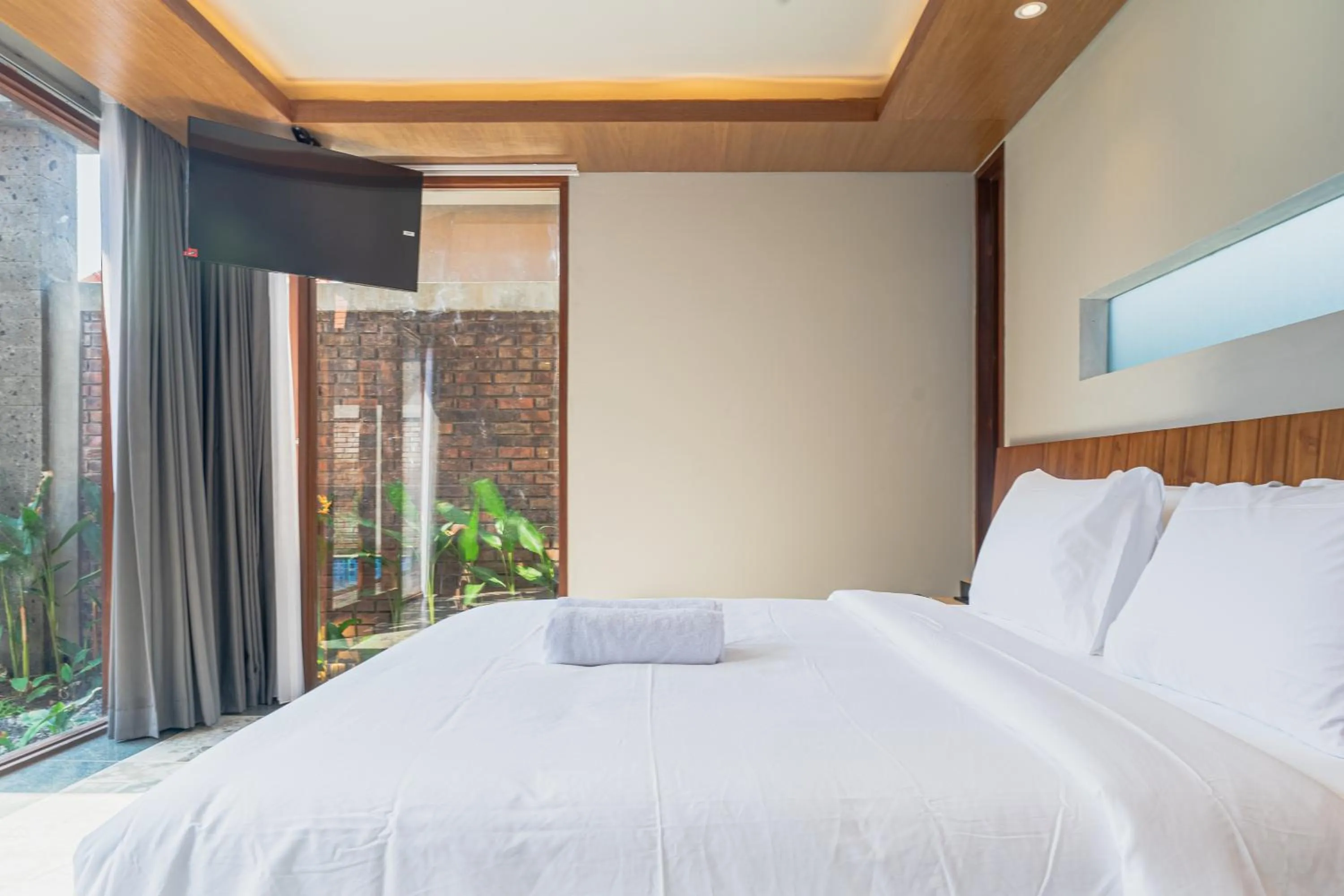 Bed in Serenia Villas Amed