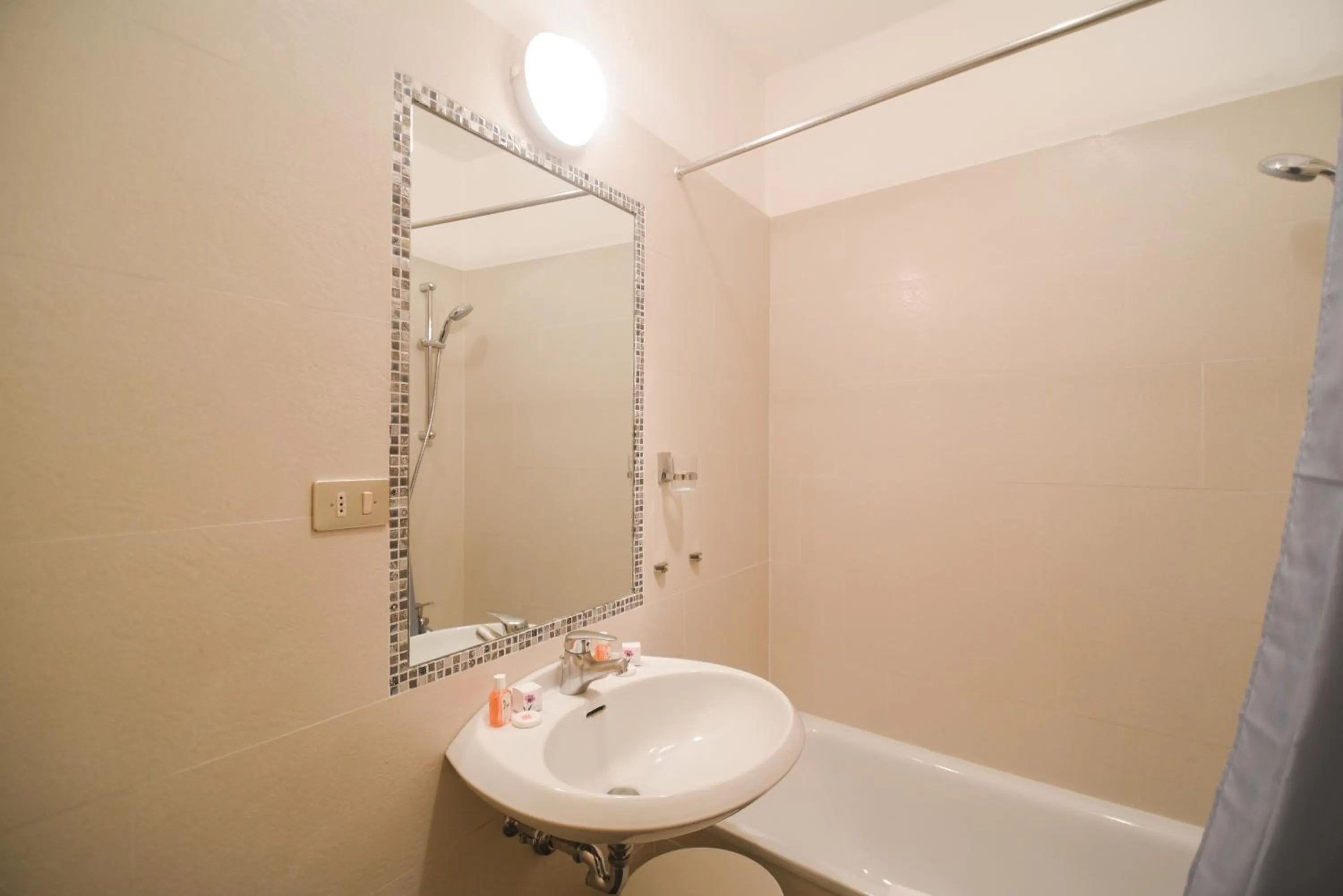 Bathroom in Palazzetto San Lio, Rialto